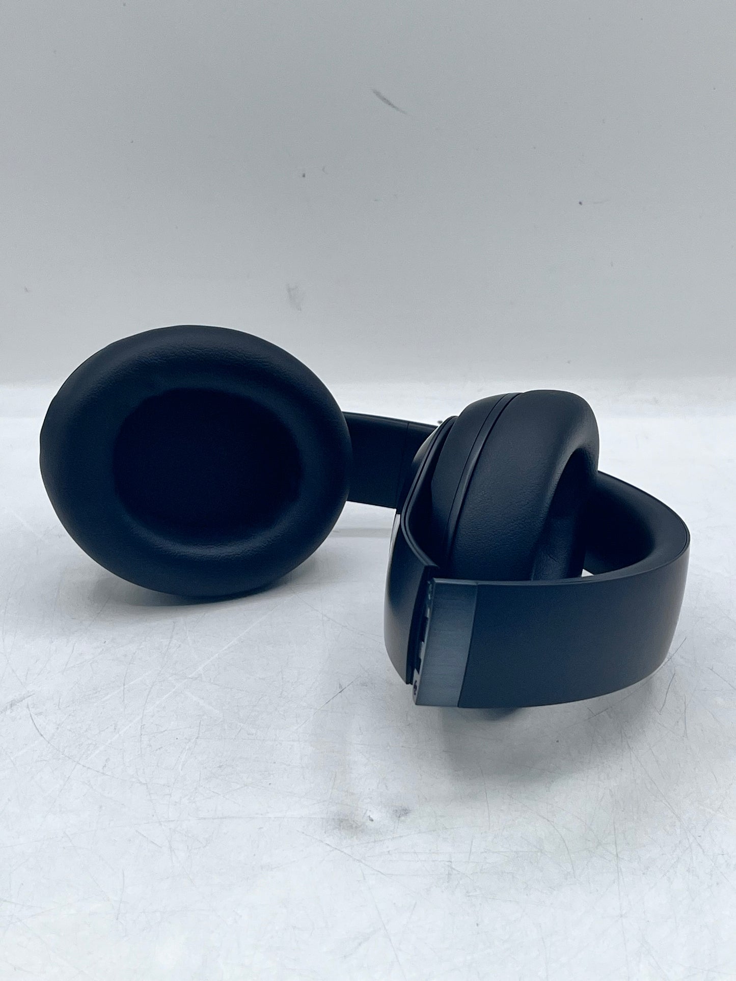 Beats Studio Pro Wireless On-Ear Bluetooth Headphones A2924 - Black