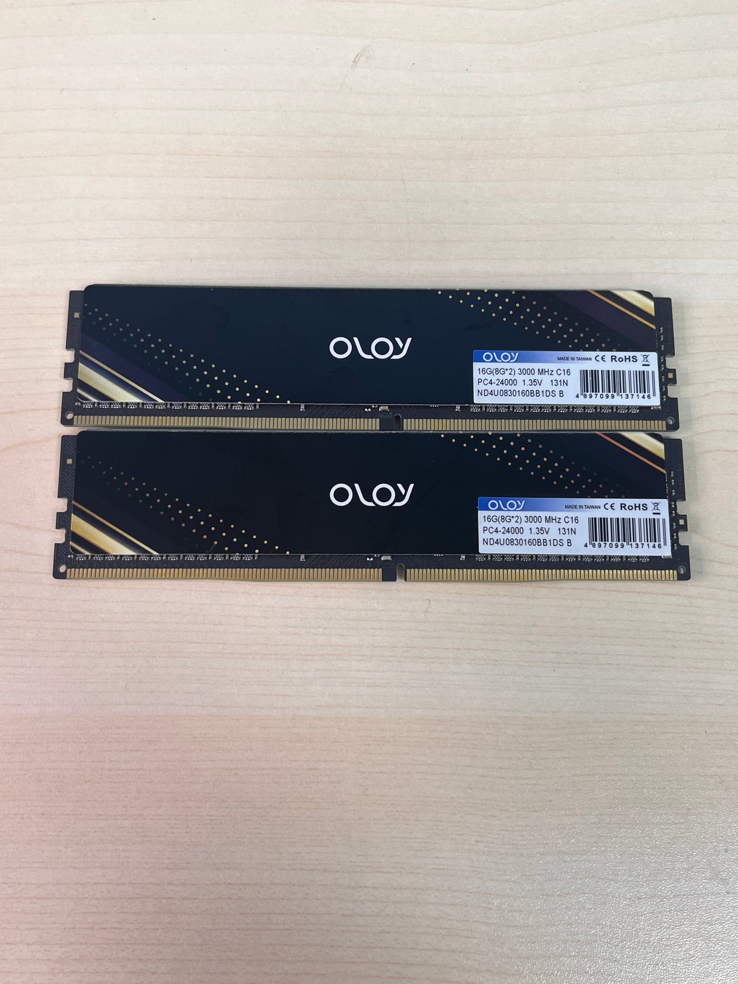 OLOY 16GB (2x8GB) DDR4-3200 PC4-25600 Desktop RAM - Black
