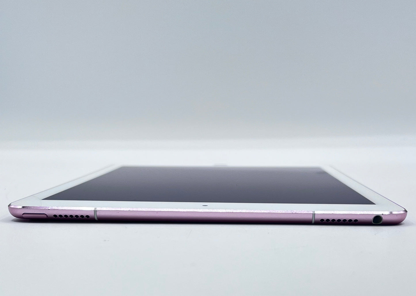 Apple iPad Pro 9.7" (2016) A1674 - Pink 32GB READ