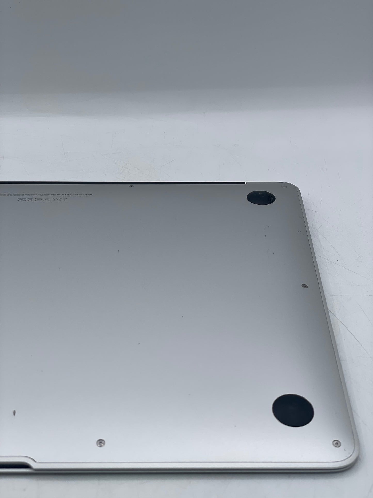 Apple MacBook Air 13" A1466/ MQD32LL/A (2017) - Silver - READ