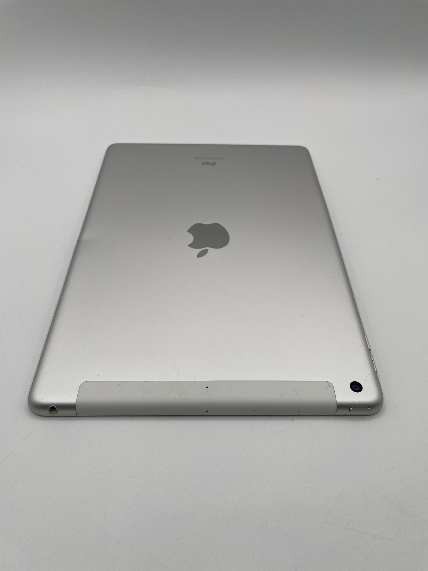 Unlocked Apple iPad (7th Gen) A2200 MW6X2LL/A 32GB - Silver READ