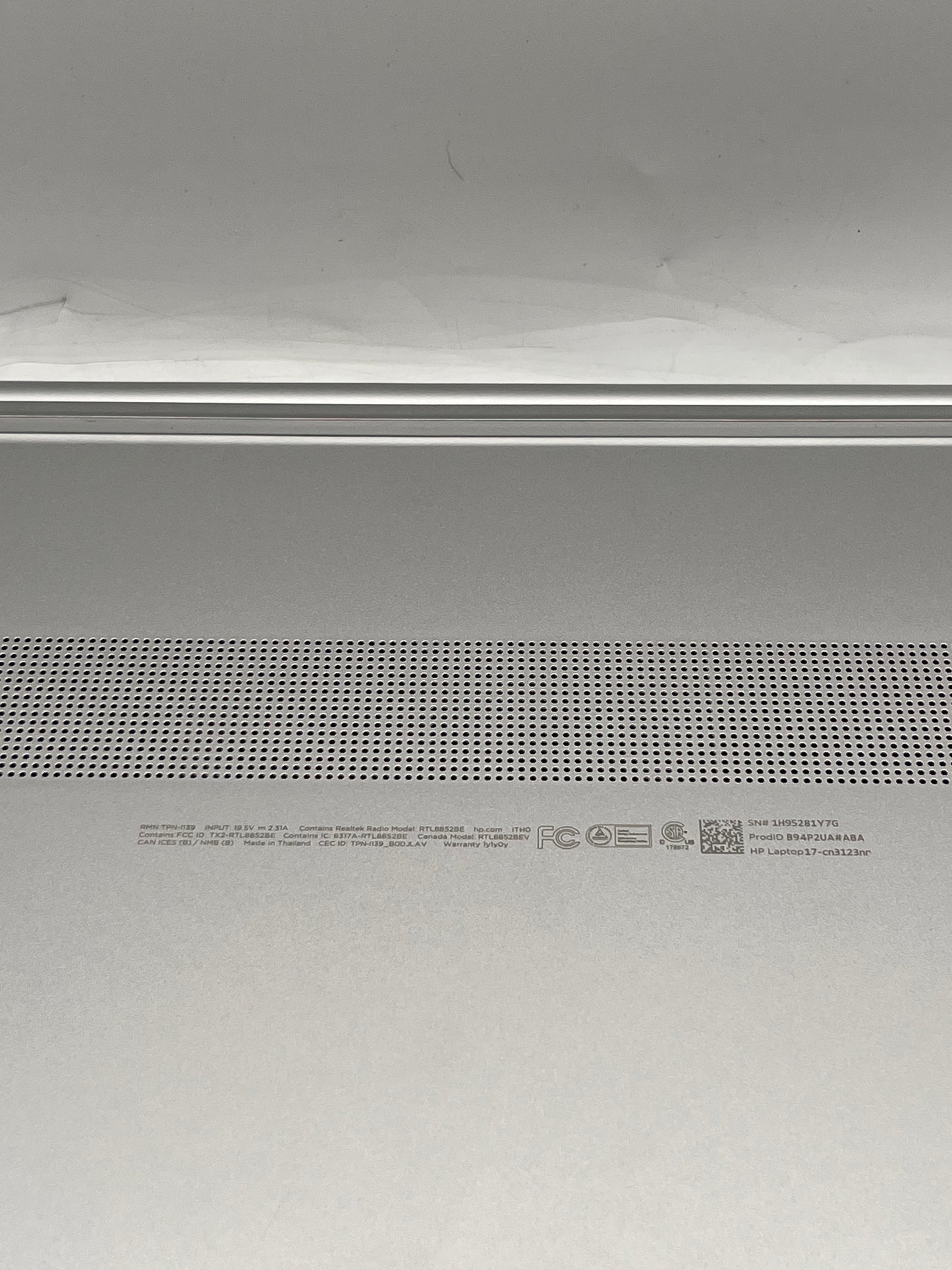 HP 17-3123NR 17" FHD Touch Core i5 16GB 512GB Silver