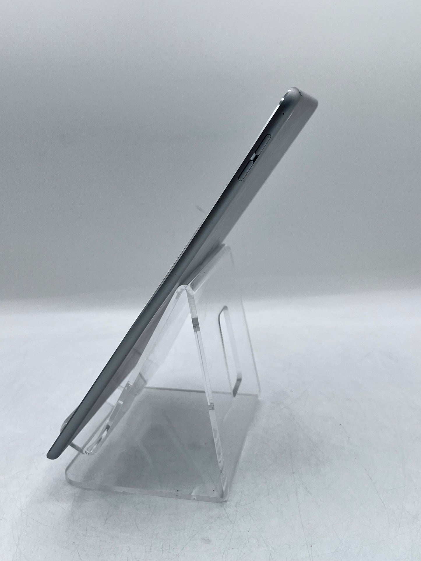 Remotely Managed Apple iPad Air (2nd Gen) A1566 MNV22LL/A 32GB - Space Gray