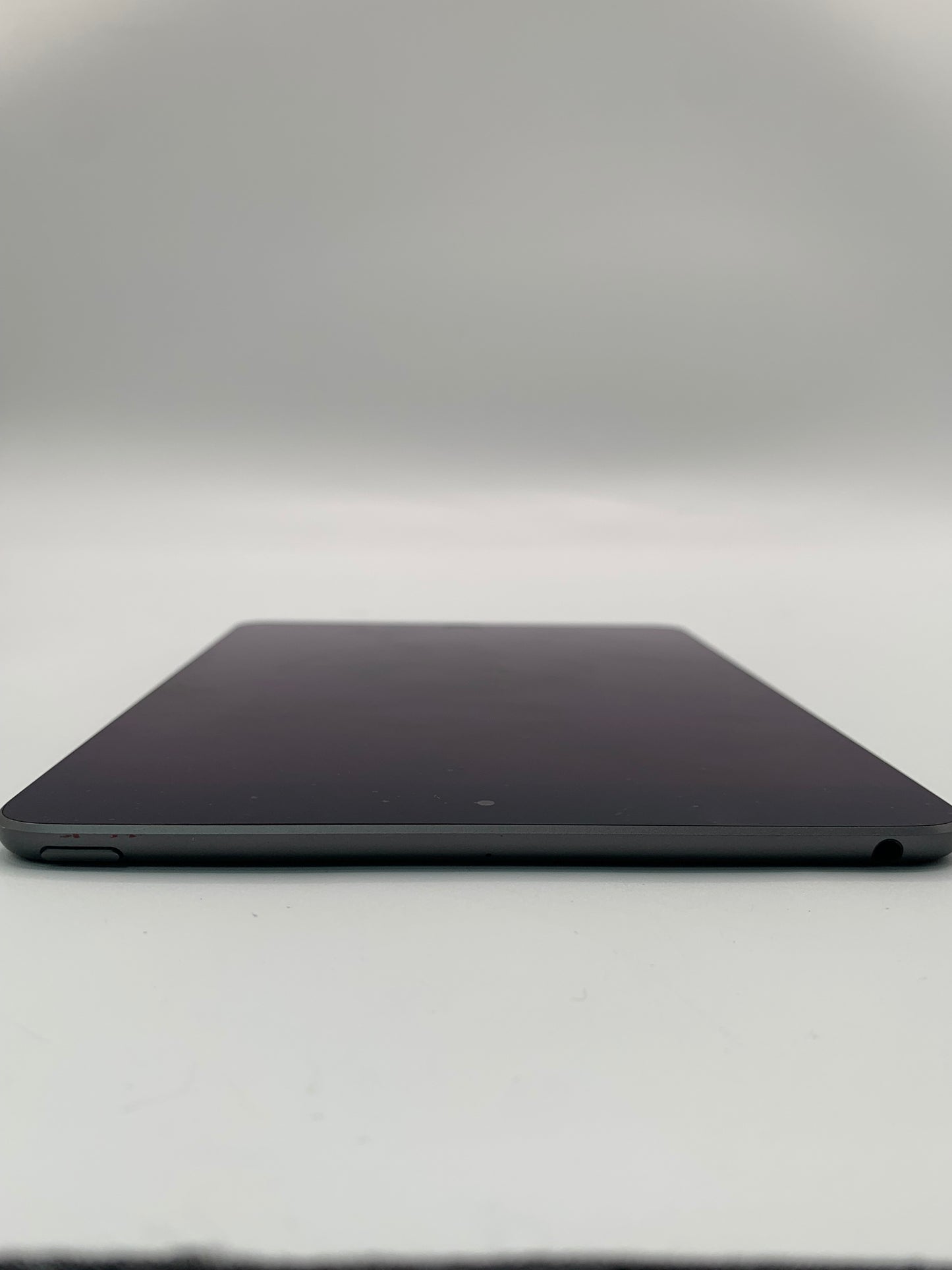 Apple iPad Mini 5th Generation 64GB, Wi-Fi, 7.9" A2133 MUQW2LL/A Space Gray