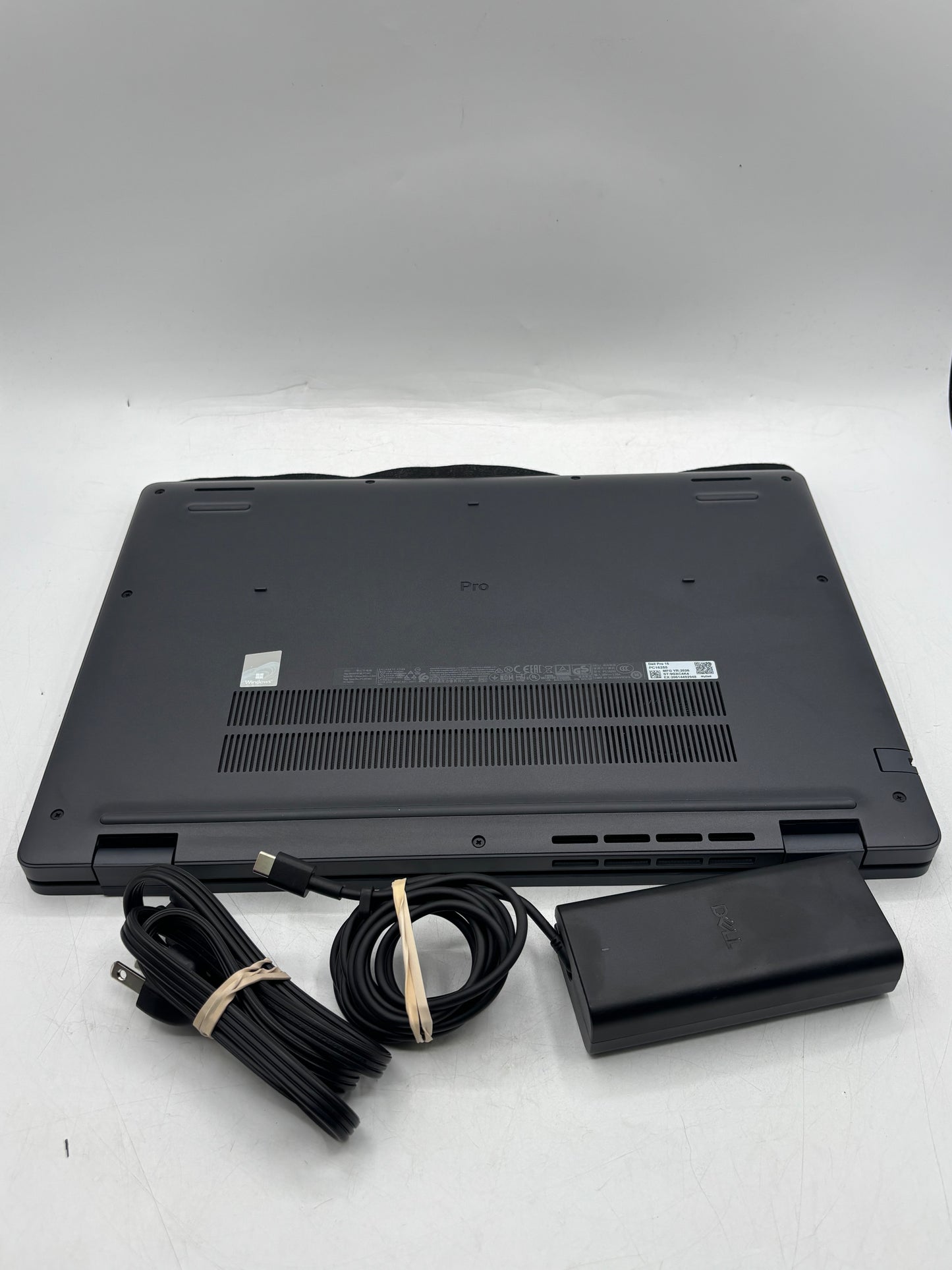 Dell Pro 16 PC16255 AMD Ryzen 5 220 8GB 256GB SSD Black Excellent Condition