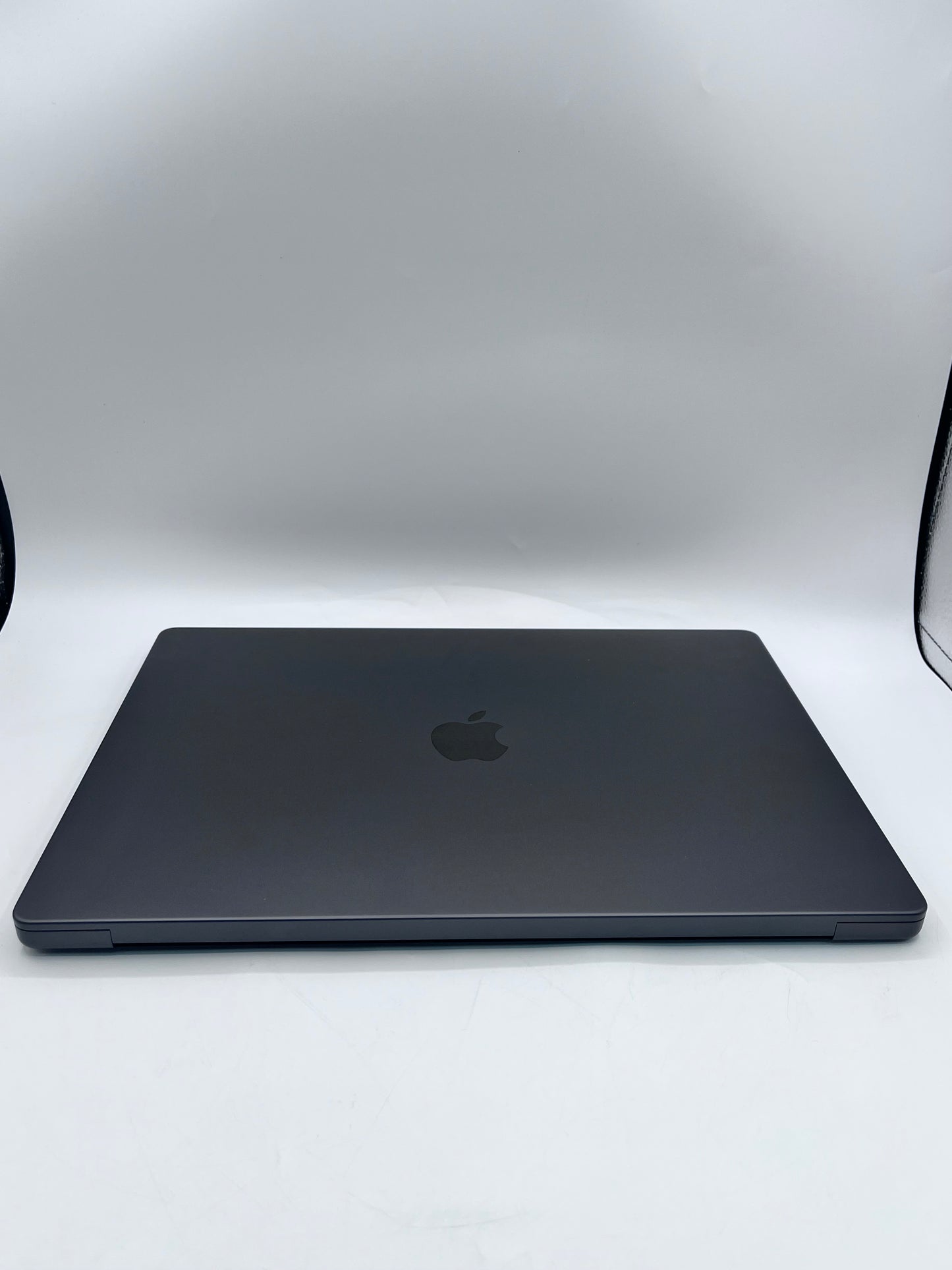 Apple MacBook Pro 16" M4 Pro 24GB 512GB A3403 MX2X3LL/A LOW CYCLE COUNT - Space Gray