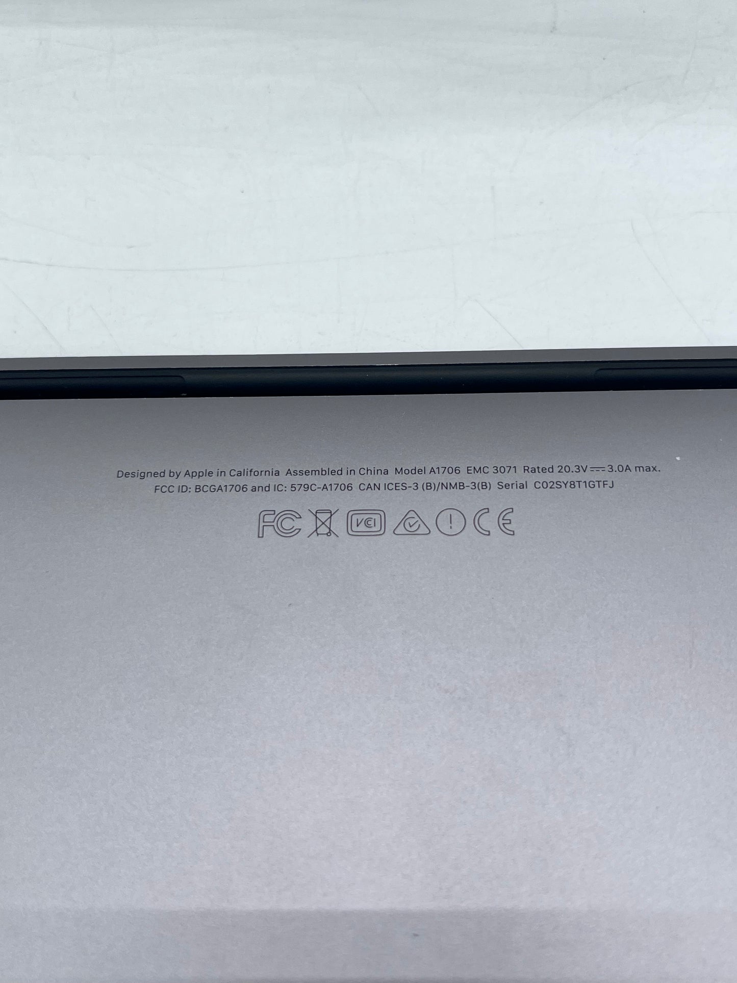 Apple MacBook Pro A1706 2016 13.3" i5 2.90GHz 8GB 256GB SSD Touch Bar Free Shipping