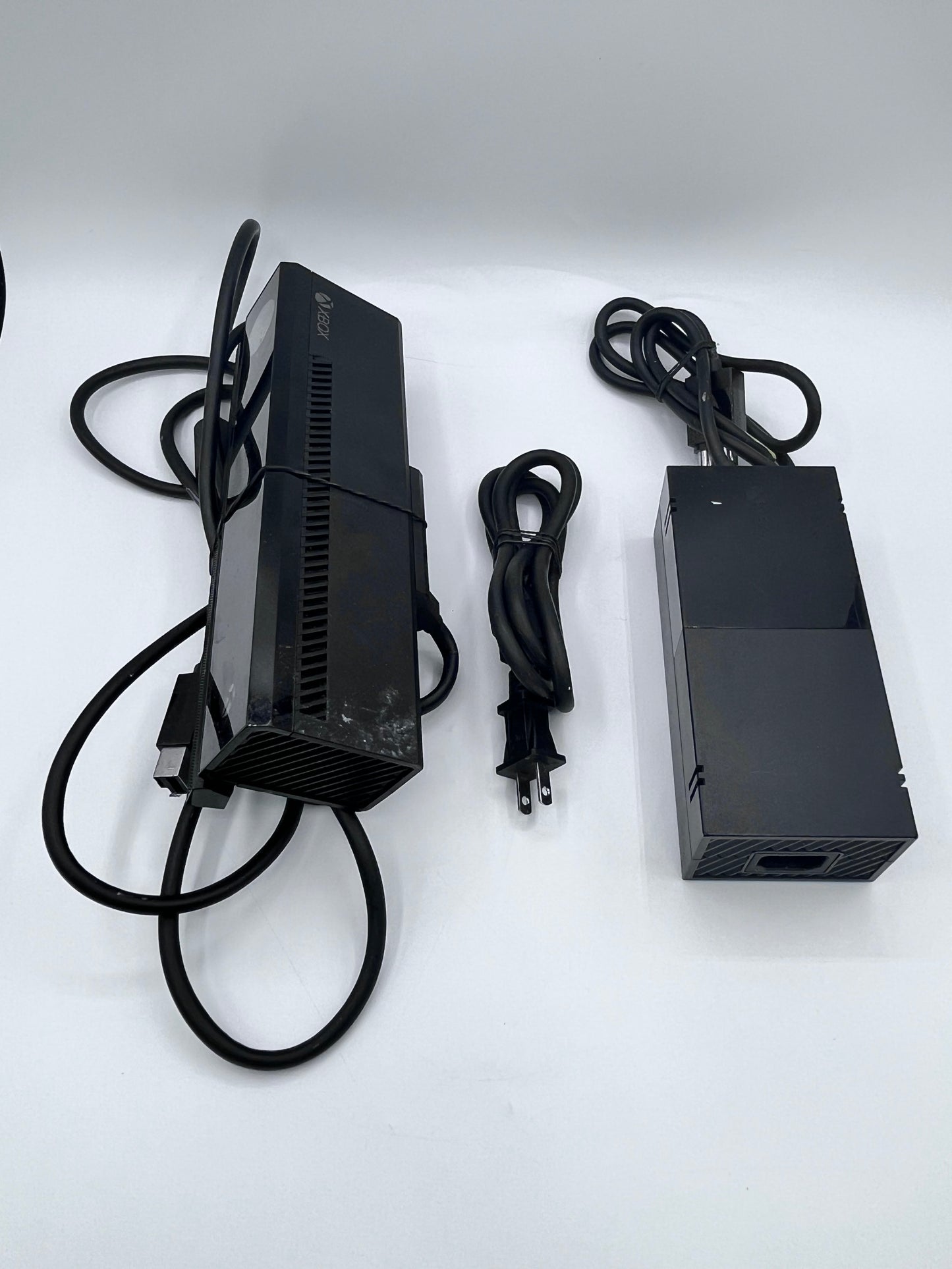 Microsoft Xbox One 500GB 1540 Console with Kinect Accessory