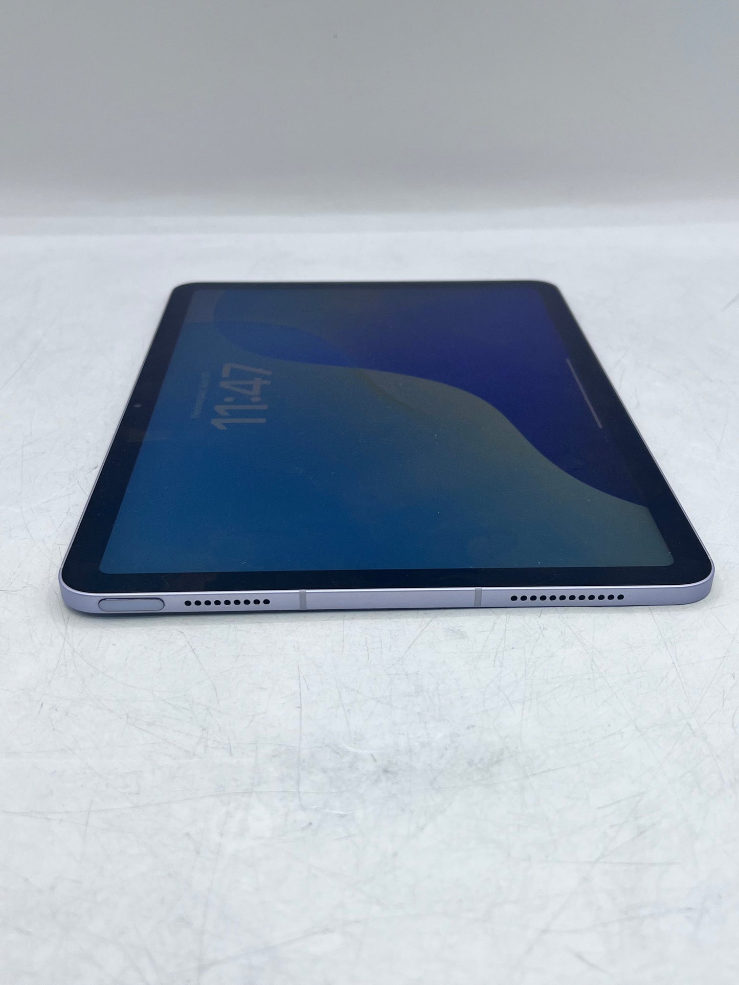 Unlocked Apple iPad Air M3 128GB A3267 MCJ44LL/A - Purple