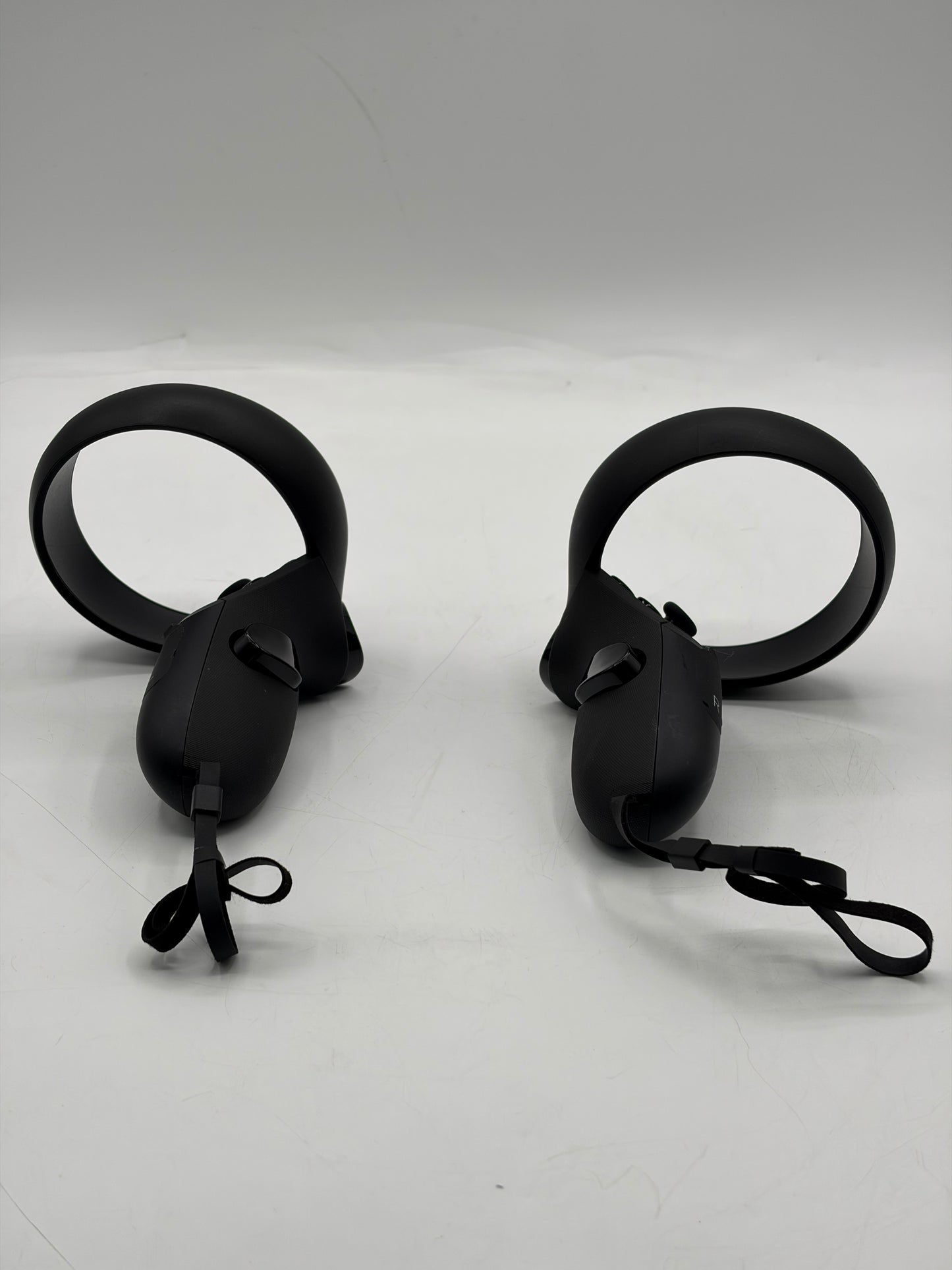Oculus Quest 64GB Black VR Headset with 2 Controllers