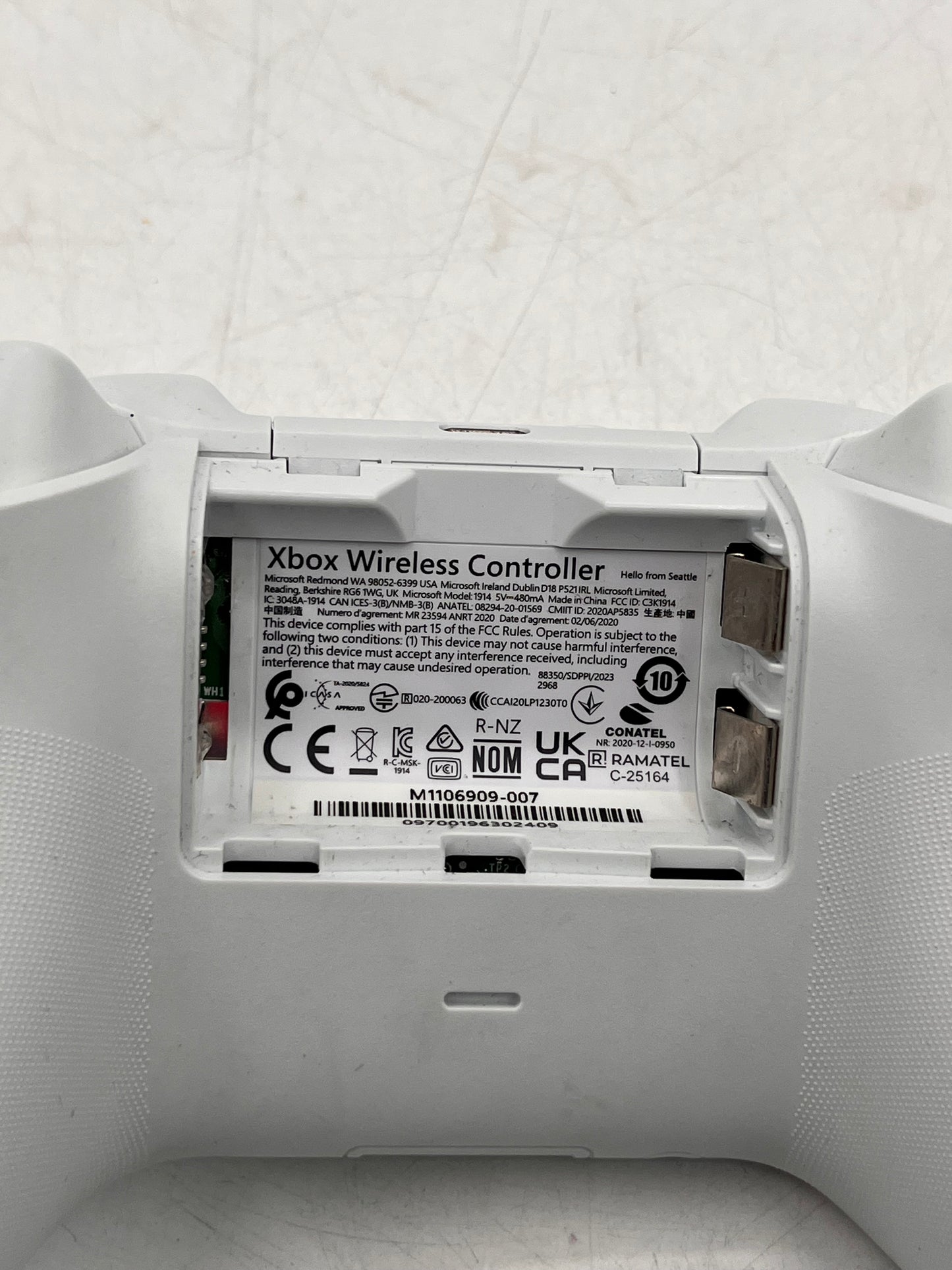 Microsoft Xbox Series Wireless Controller Model 1914 - White