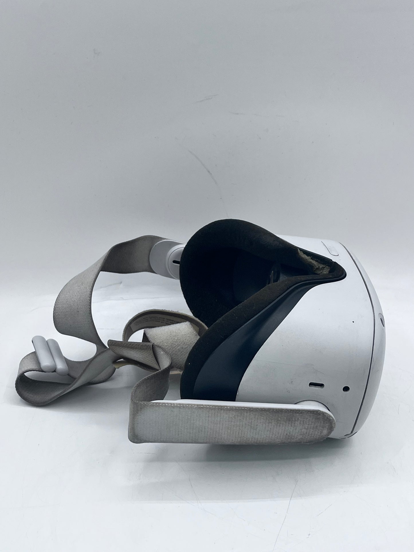 Meta Quest 2 VR Headset White