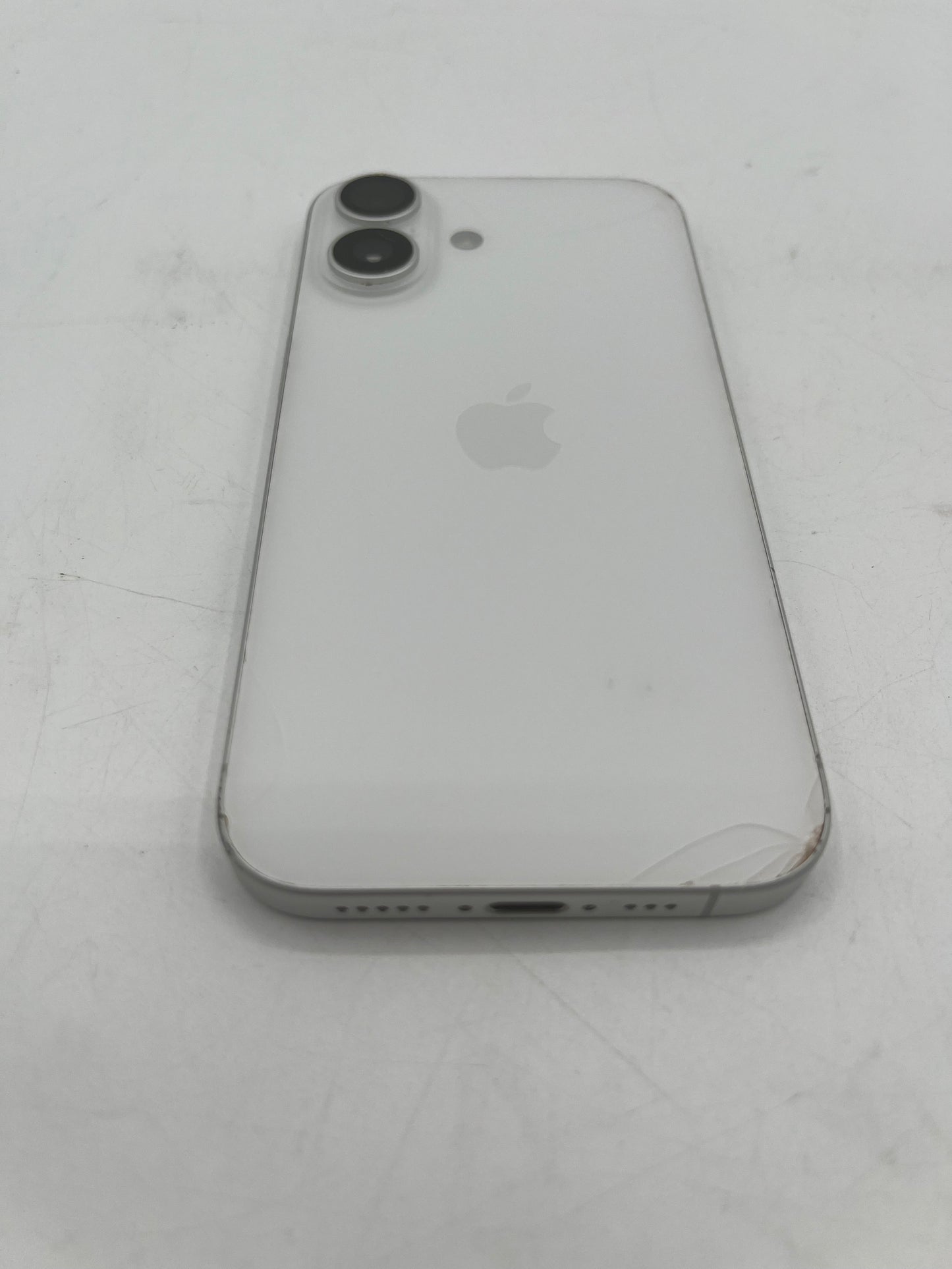 Unlocked Apple iPhone 16 MYAQ3LL/A A3081 8GB 128GB - White 100% Battery Health