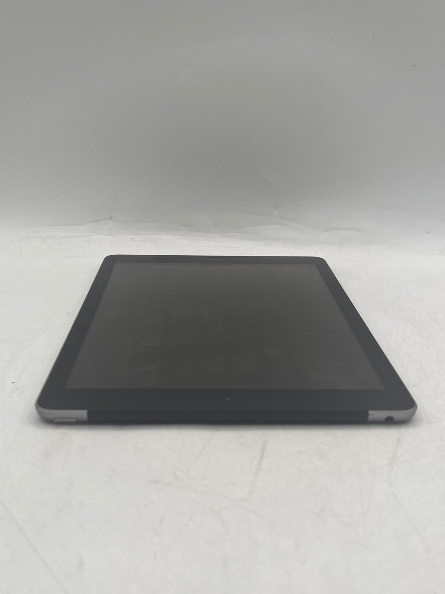 Apple iPad 6th Gen A1954 MR6N2LL/A 32GB WiFi + Cellular Unlocked Black Tablet