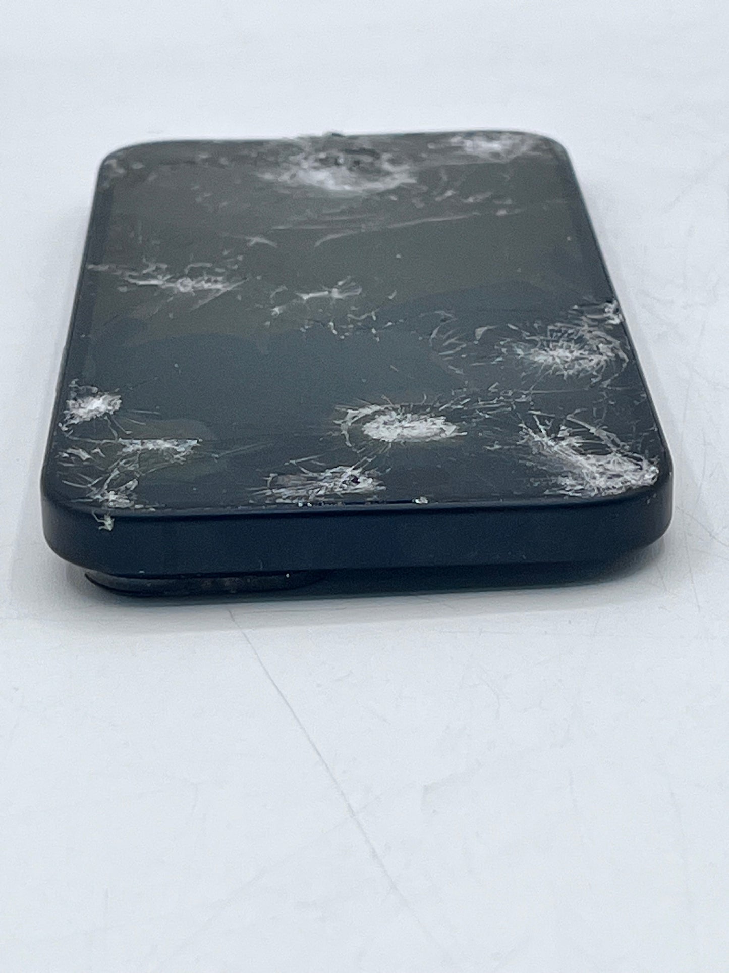 Apple iPhone 15 128GB A2846 MTPJ3LL/A Boost Only READ