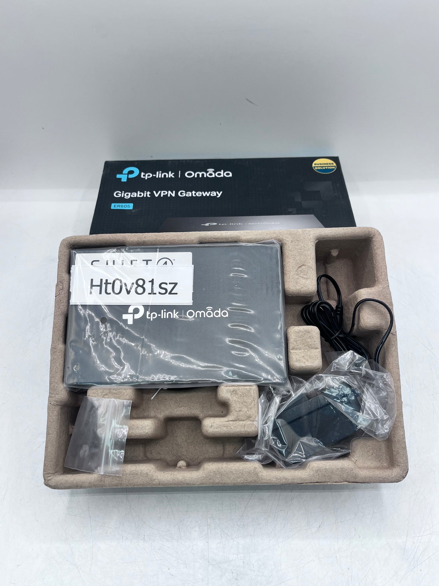 TP-Link Omada Gateway ER605 Accessory Black New In Box