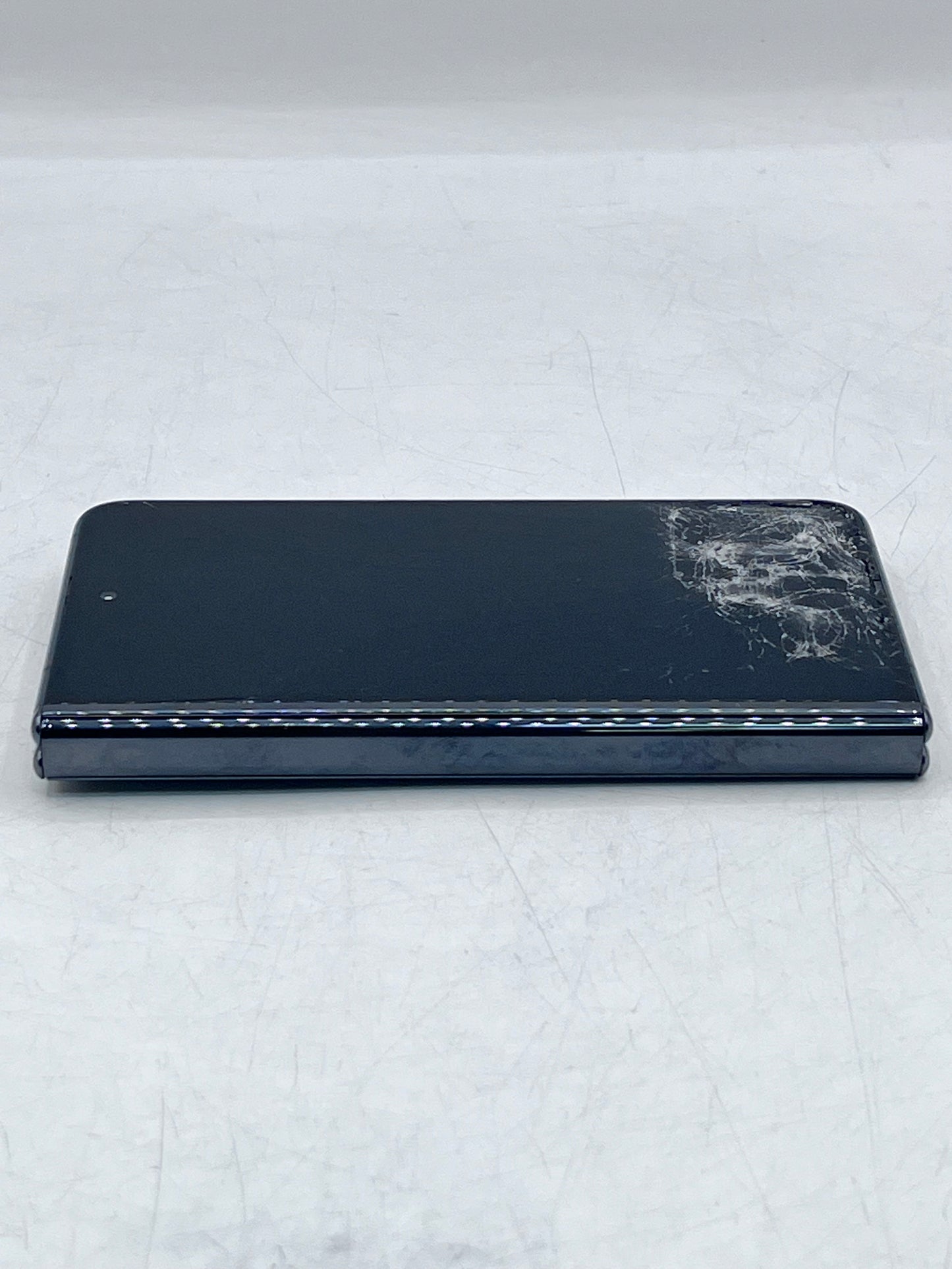 Google Pixel Fold G9FPL 256GB - Cracked Outer Screen - Black
