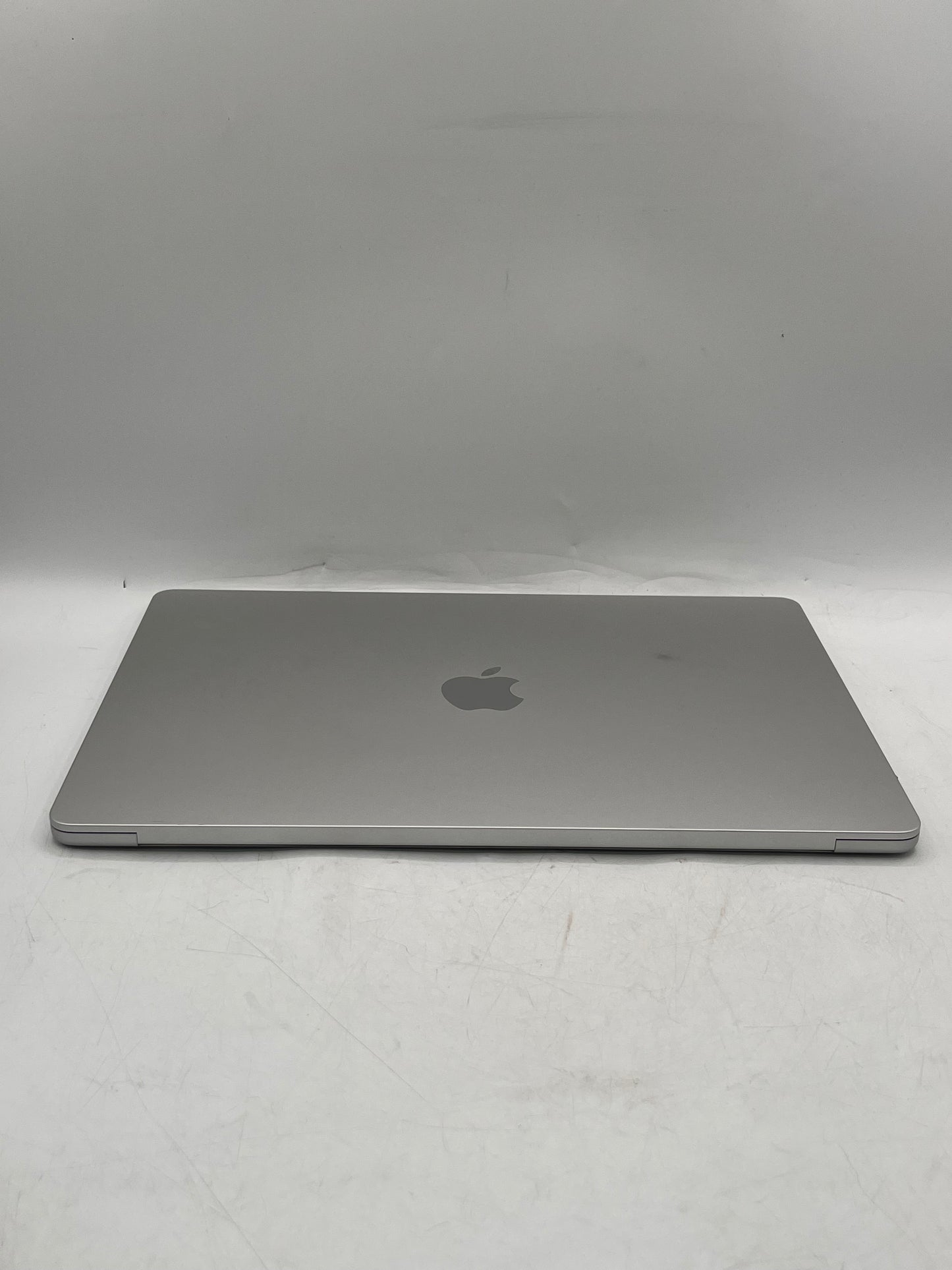2024 Apple MacBook Air 15" 16GB 256GB A3241 MW1G3LL/A Silver 76 Cycle Count