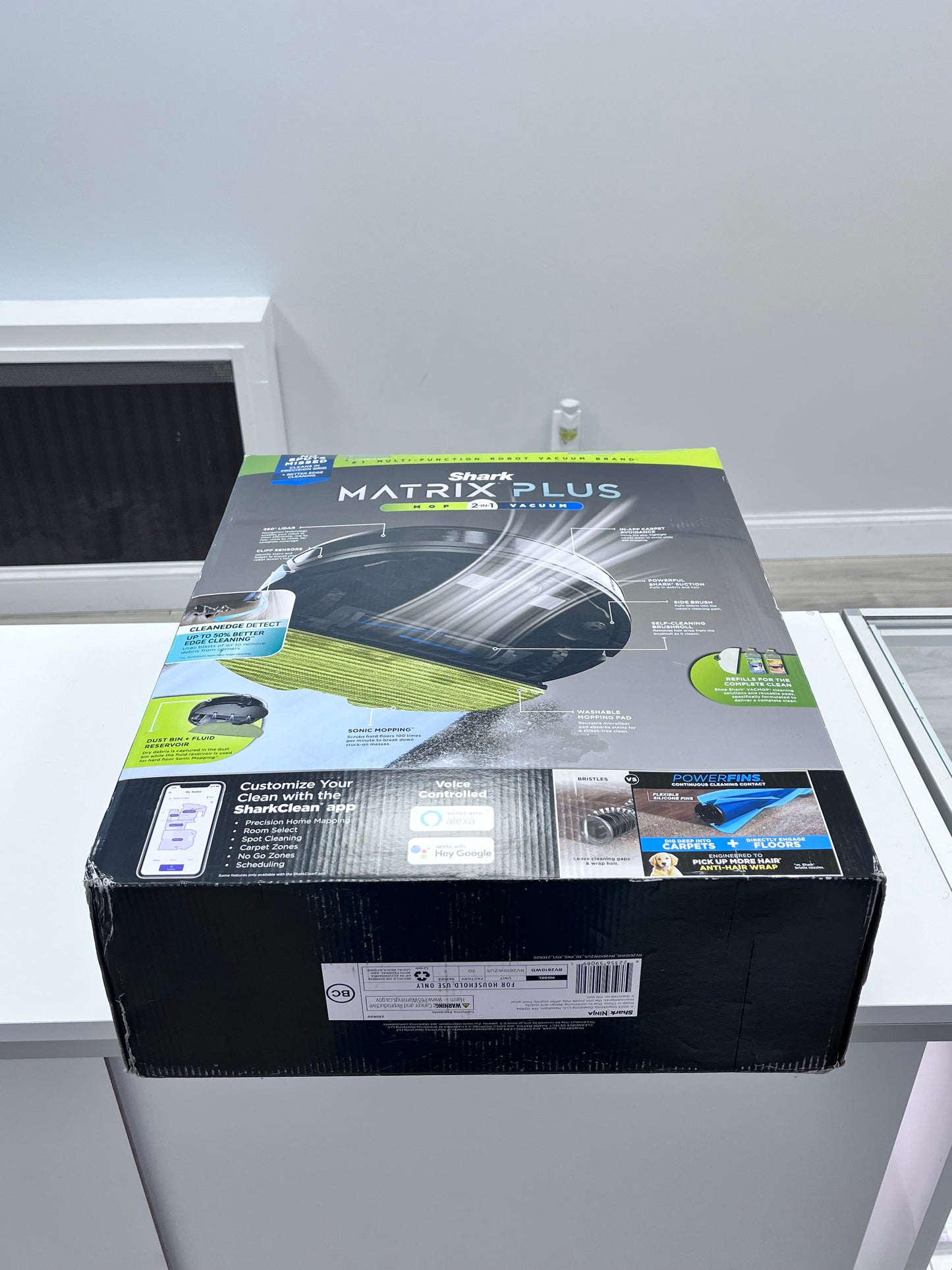 Shark Matrix Plus 2-in-1 Robot Vacuum & Mop/ / RV2610WD - New in Box - Black