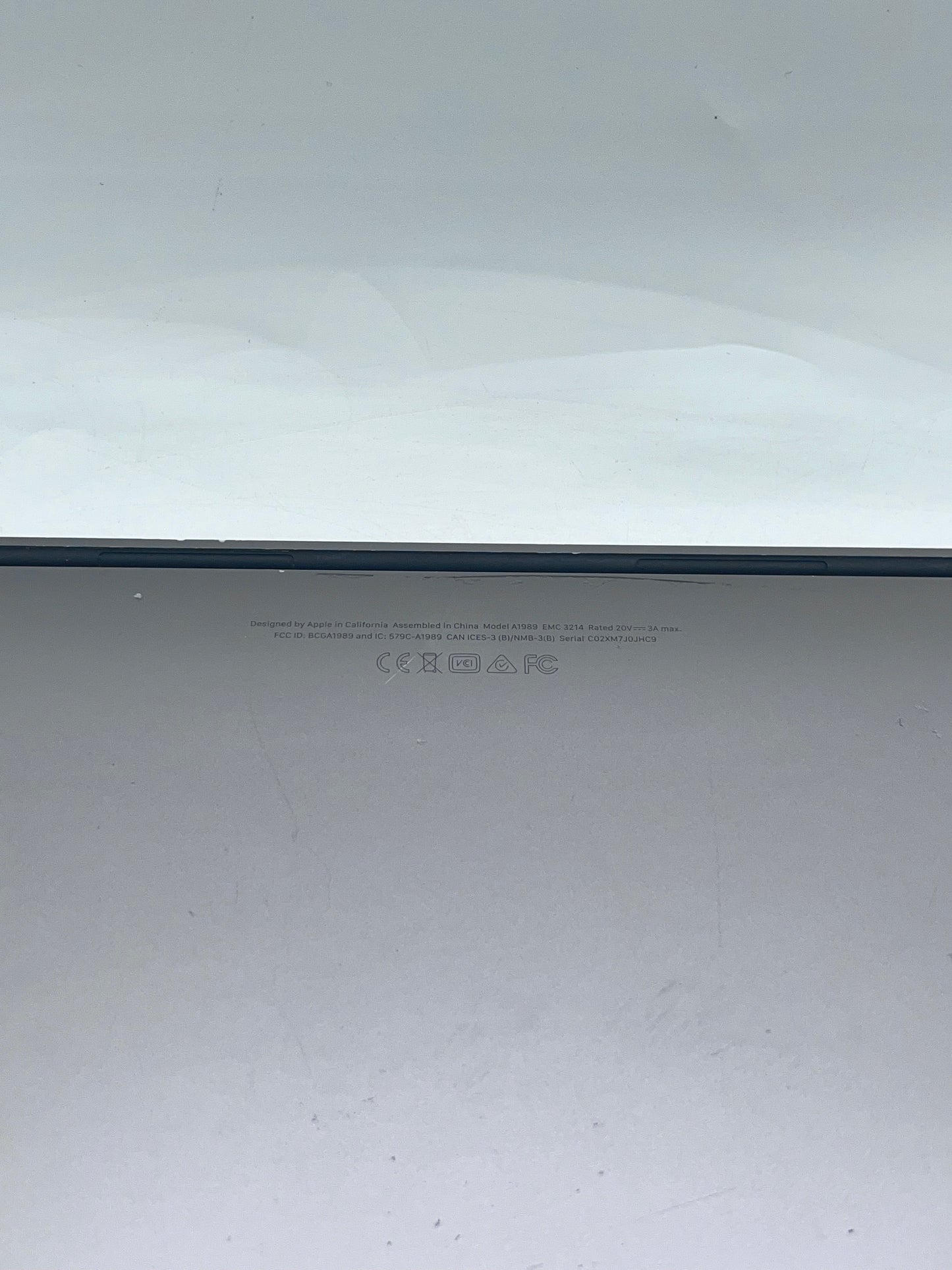 Apple MacBook Pro 13" A1989 2018 Core i5 8GB 256GB - Silver