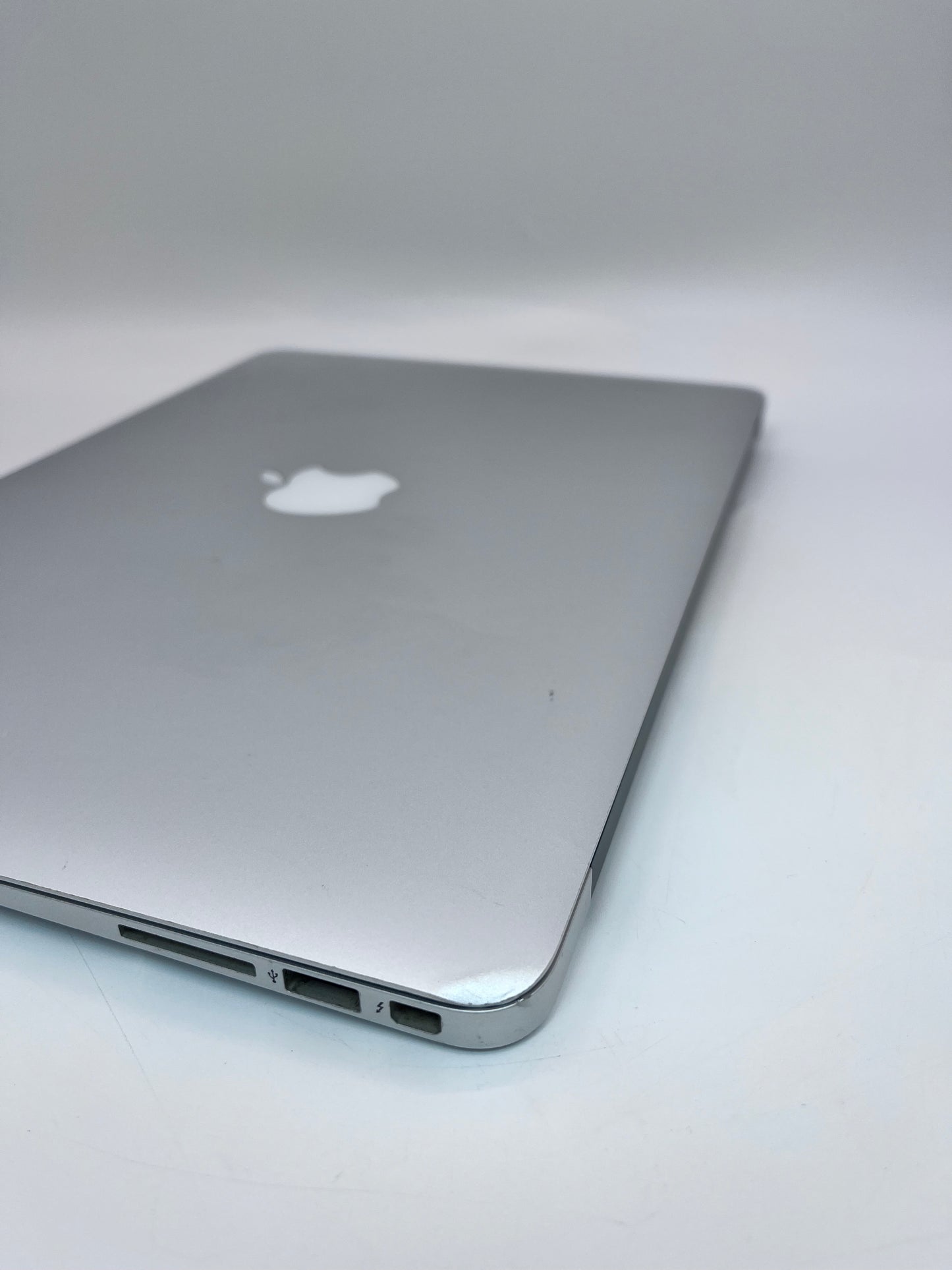 Apple MacBook Air 13" A1466 2015 Core i5 4GB 128GB Silver READ