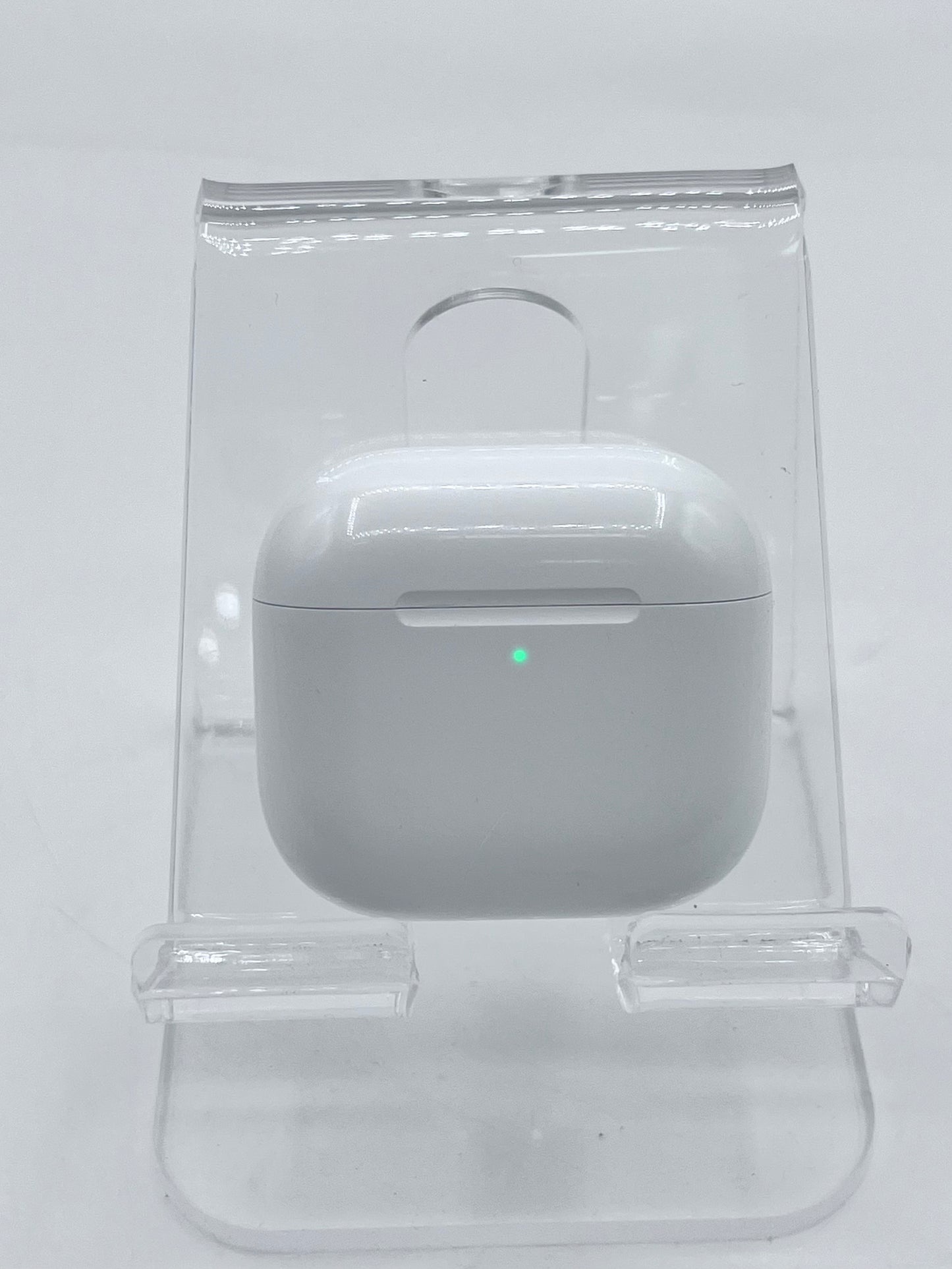 Apple AirPods 4th Gen A3058 A3059 A3053 White Complete Set