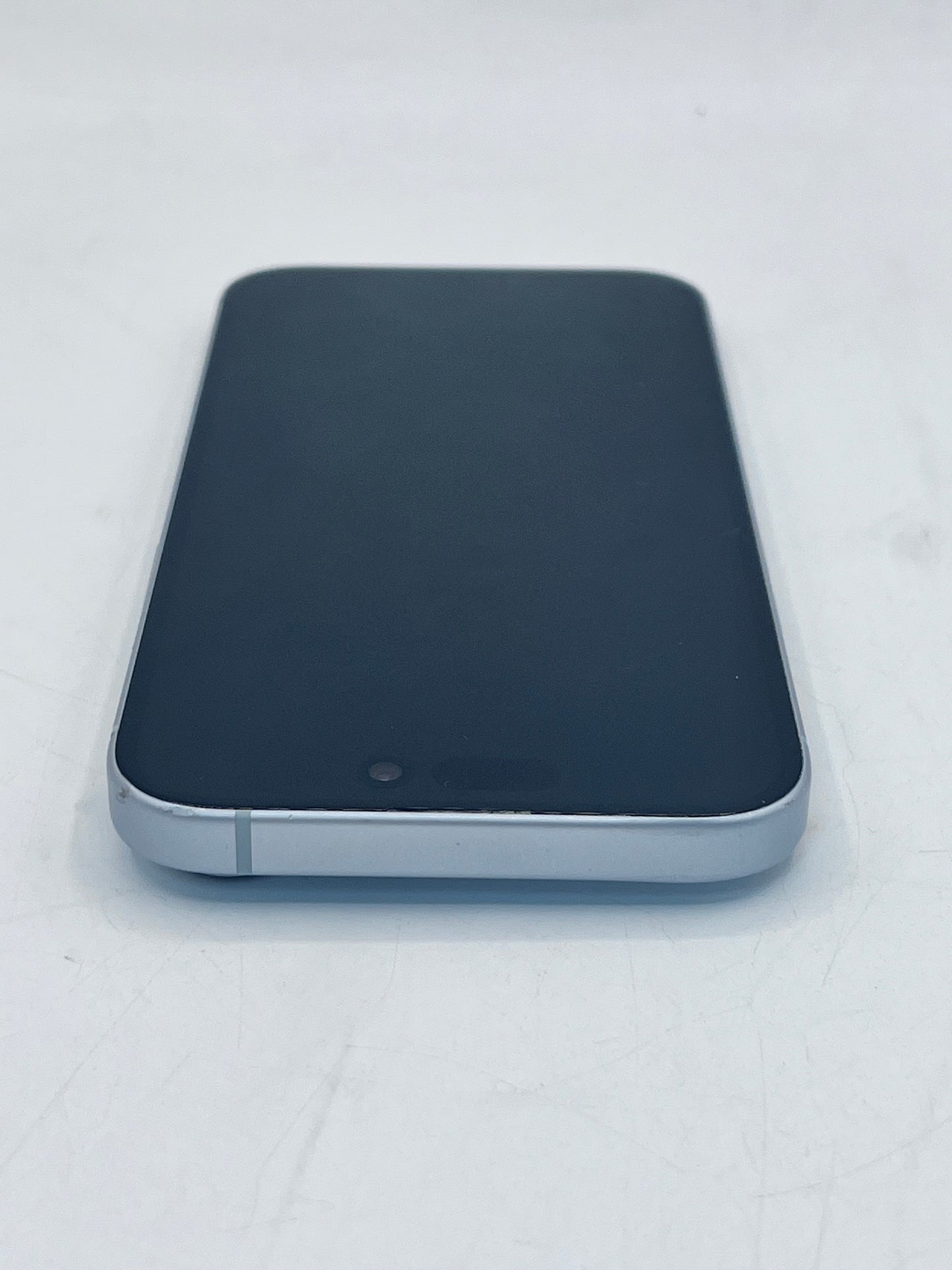 Unlocked Apple iPhone 15 6.1" A2846 MTLY3LL/A 128GB White