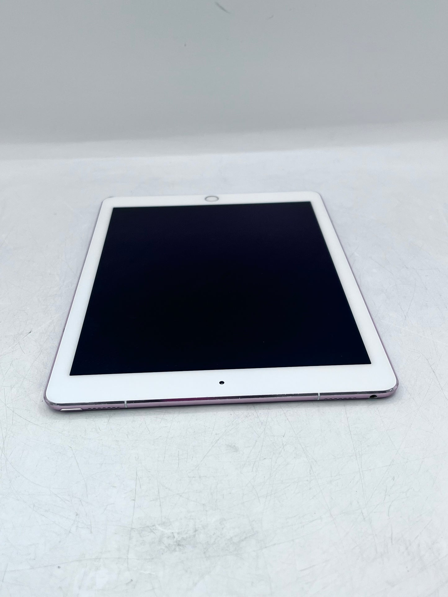 Apple iPad Pro (9.7-inch) A1674 MLYR2LL/A 32GB Wi-Fi + 4G - Pink