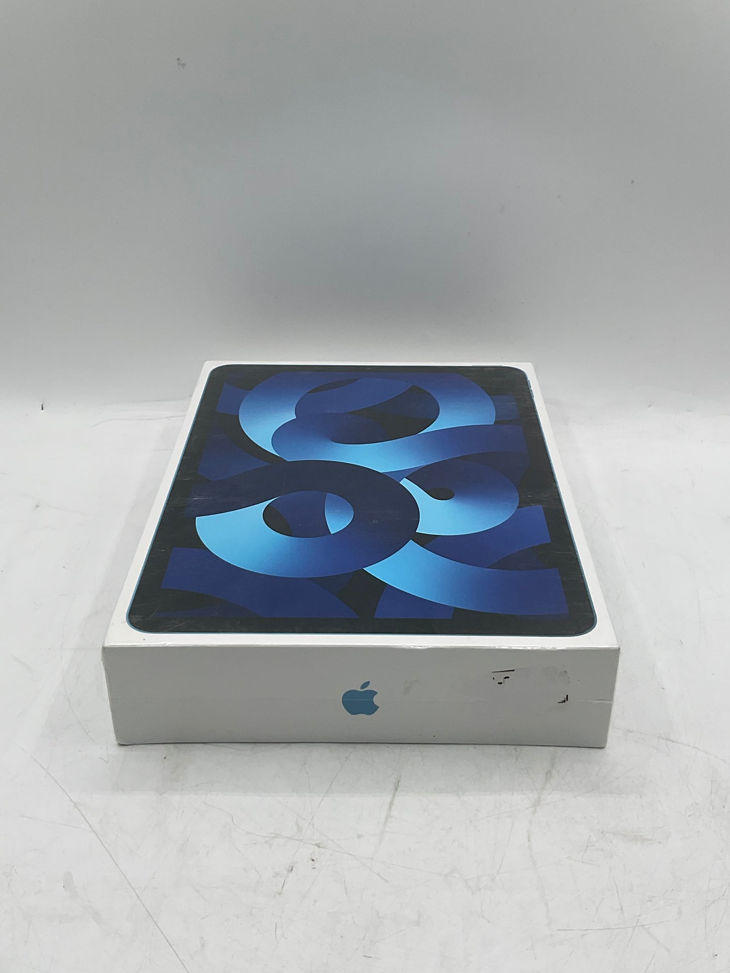 2022 Apple iPad Air 5th Gen 64GB A2588 MM9E3LL/A Wi-Fi Only READ