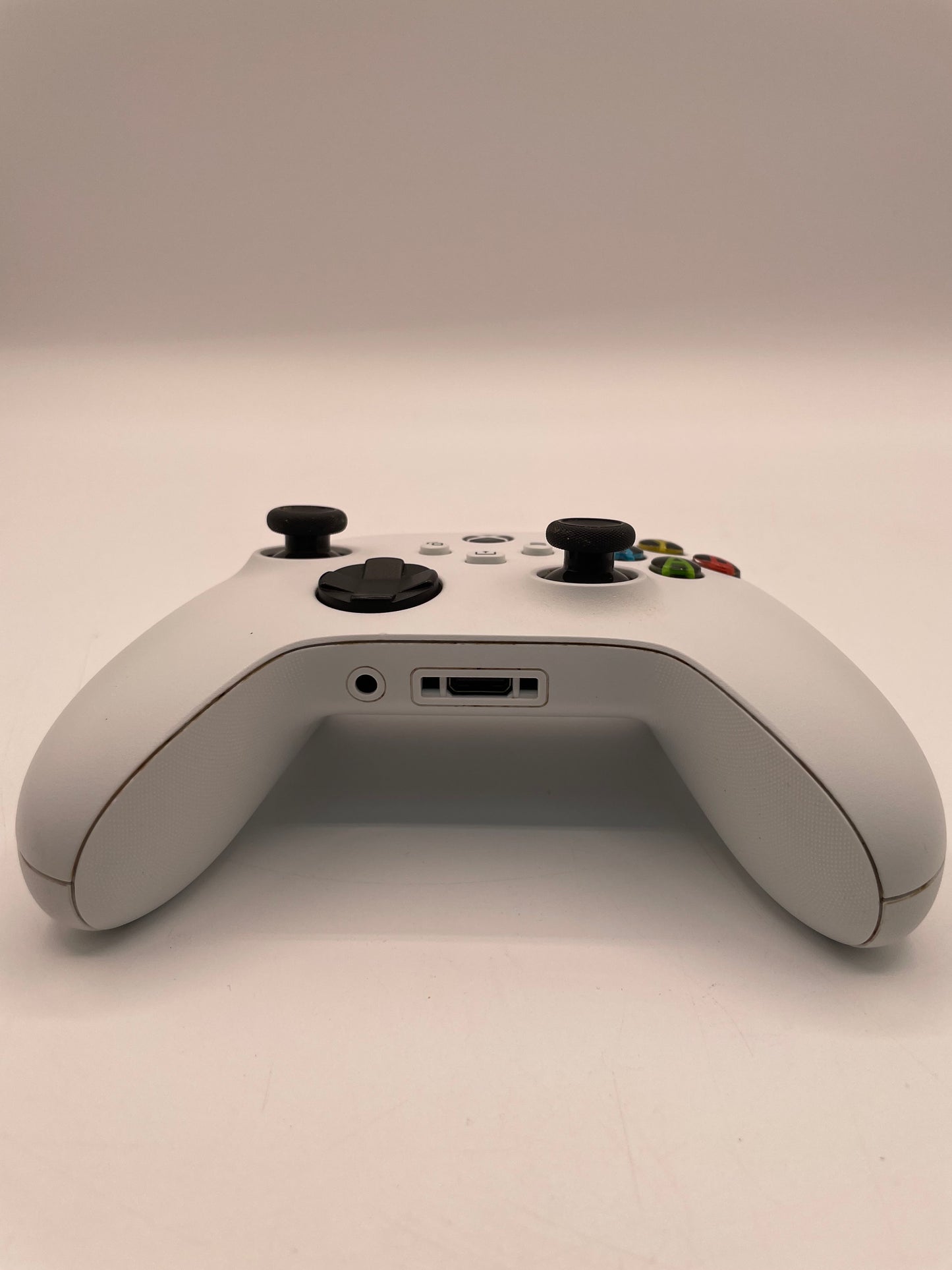 Microsoft Xbox One Wireless Controller - White - Used - Great Condition
