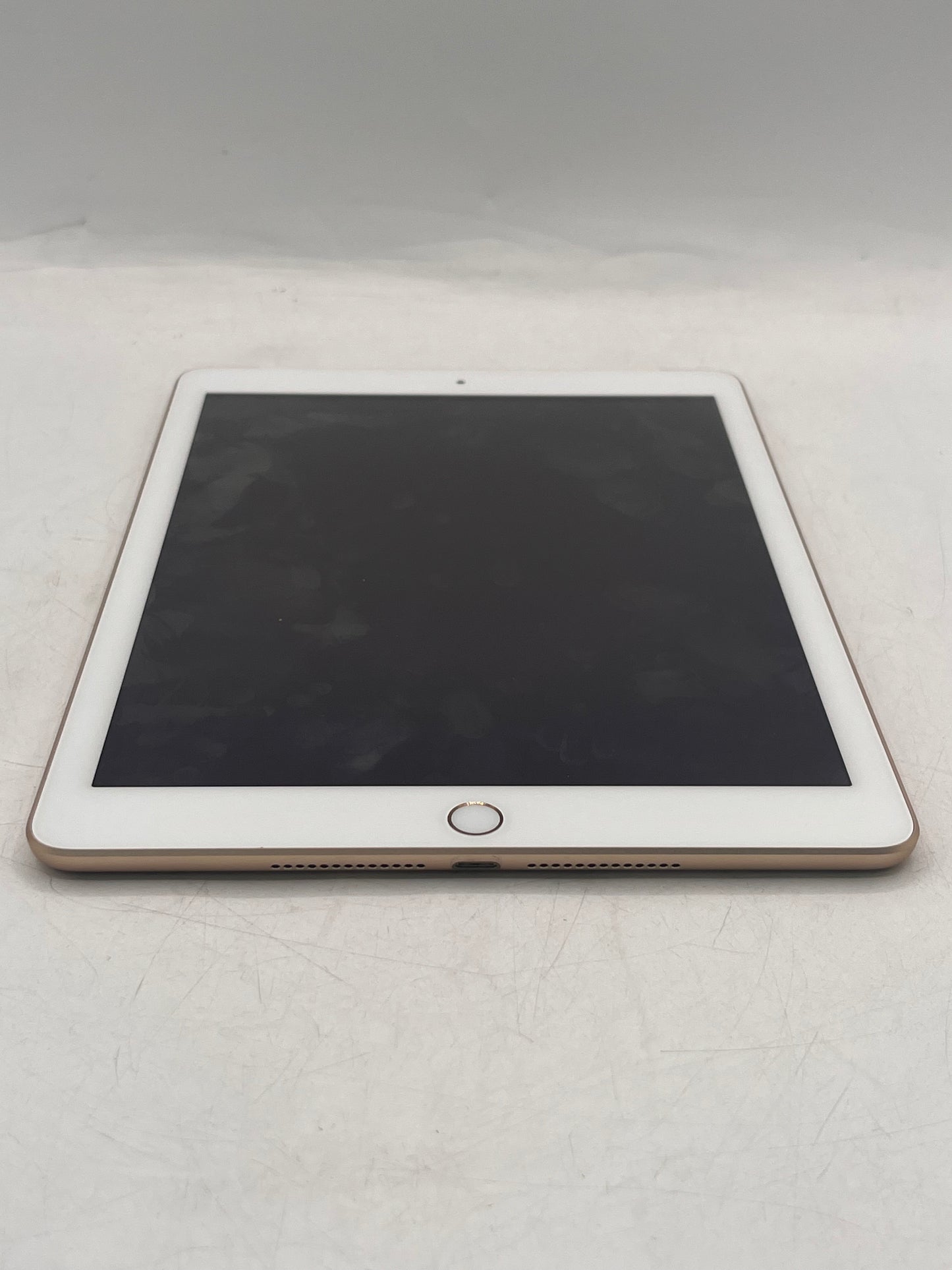 Unlocked Apple iPad 5th Gen A1823 MPG62LL/A 32GB WiFi + Cellular Gold