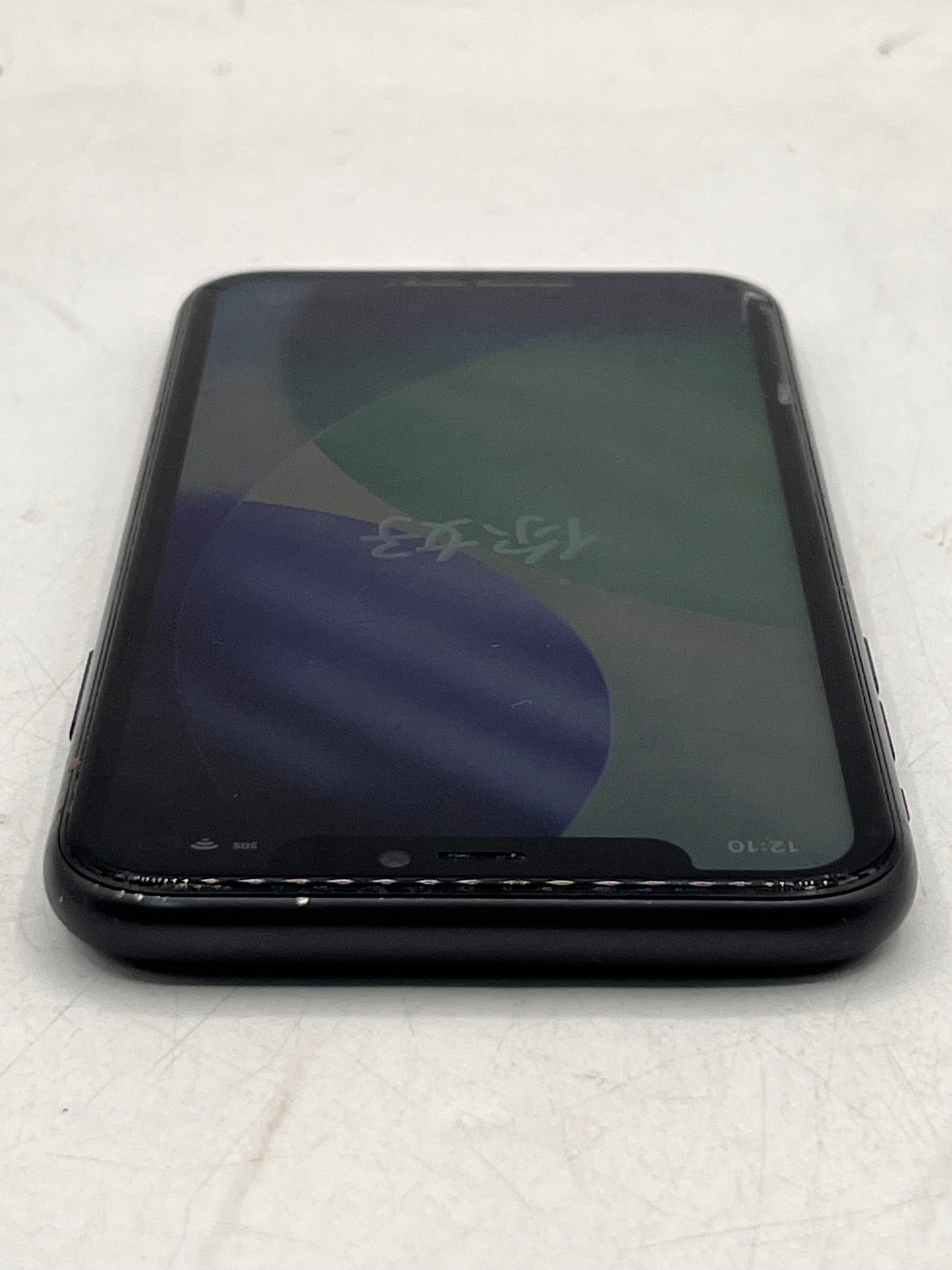 Unlocked Apple iPhone 11 64GB Black Broken Screen