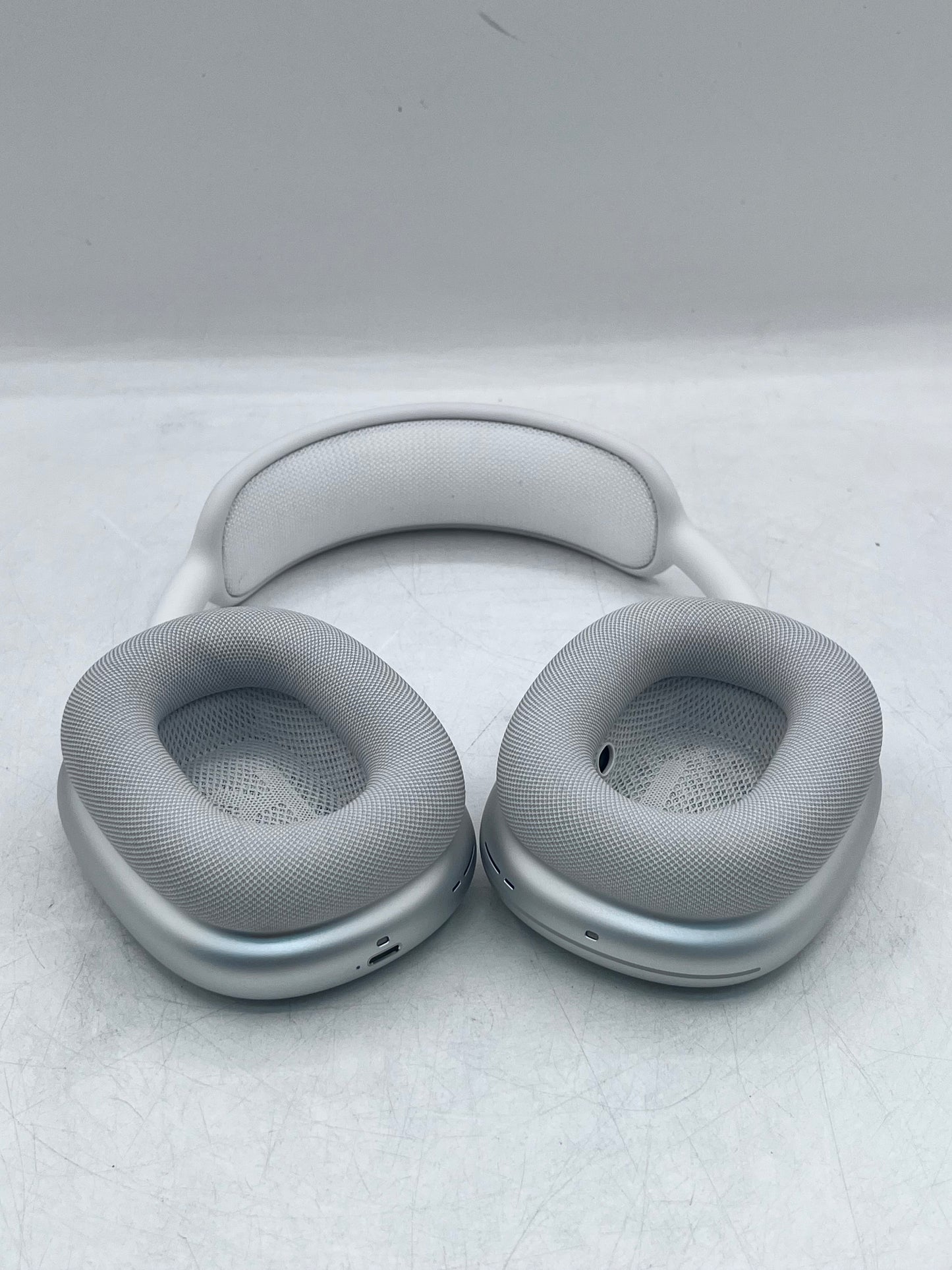 Apple AirPods Max (Lightning) A2096 with Smart Case - White