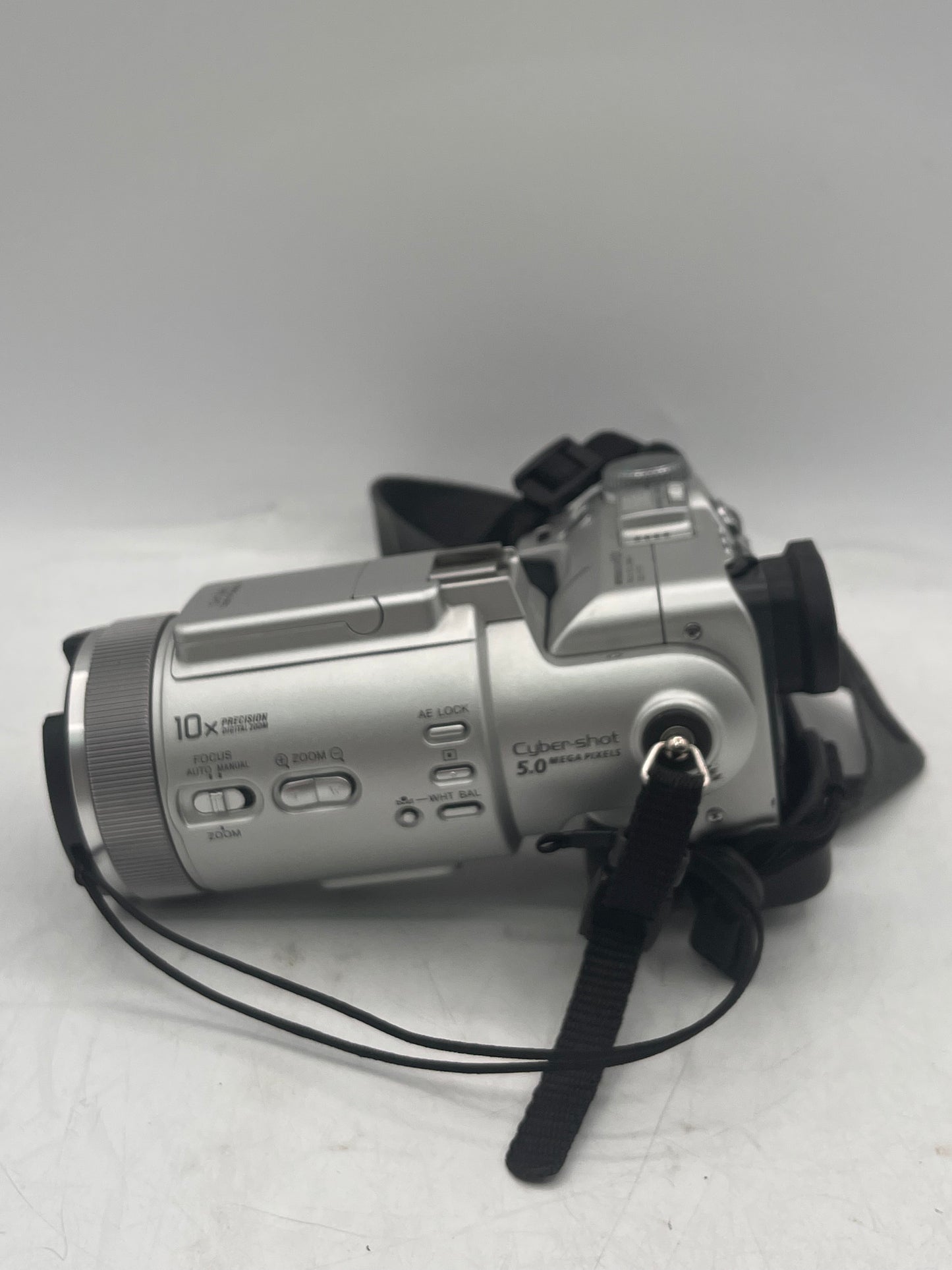 Sony MPEGMOVIE HQX DSC-F717 Digital Camera - Black PARTS