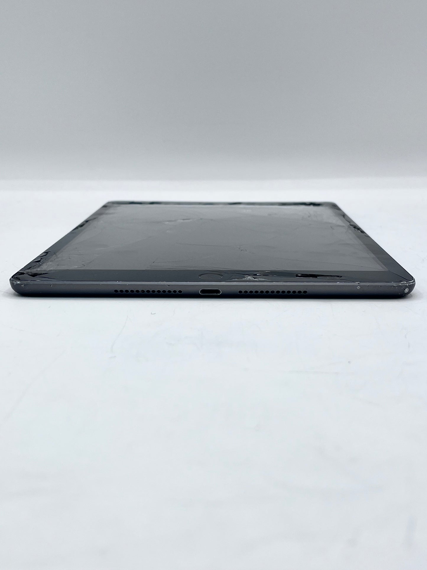 Apple iPad (9th Gen) A2603 - Space Gray - Broken - Cellular - 64GB
