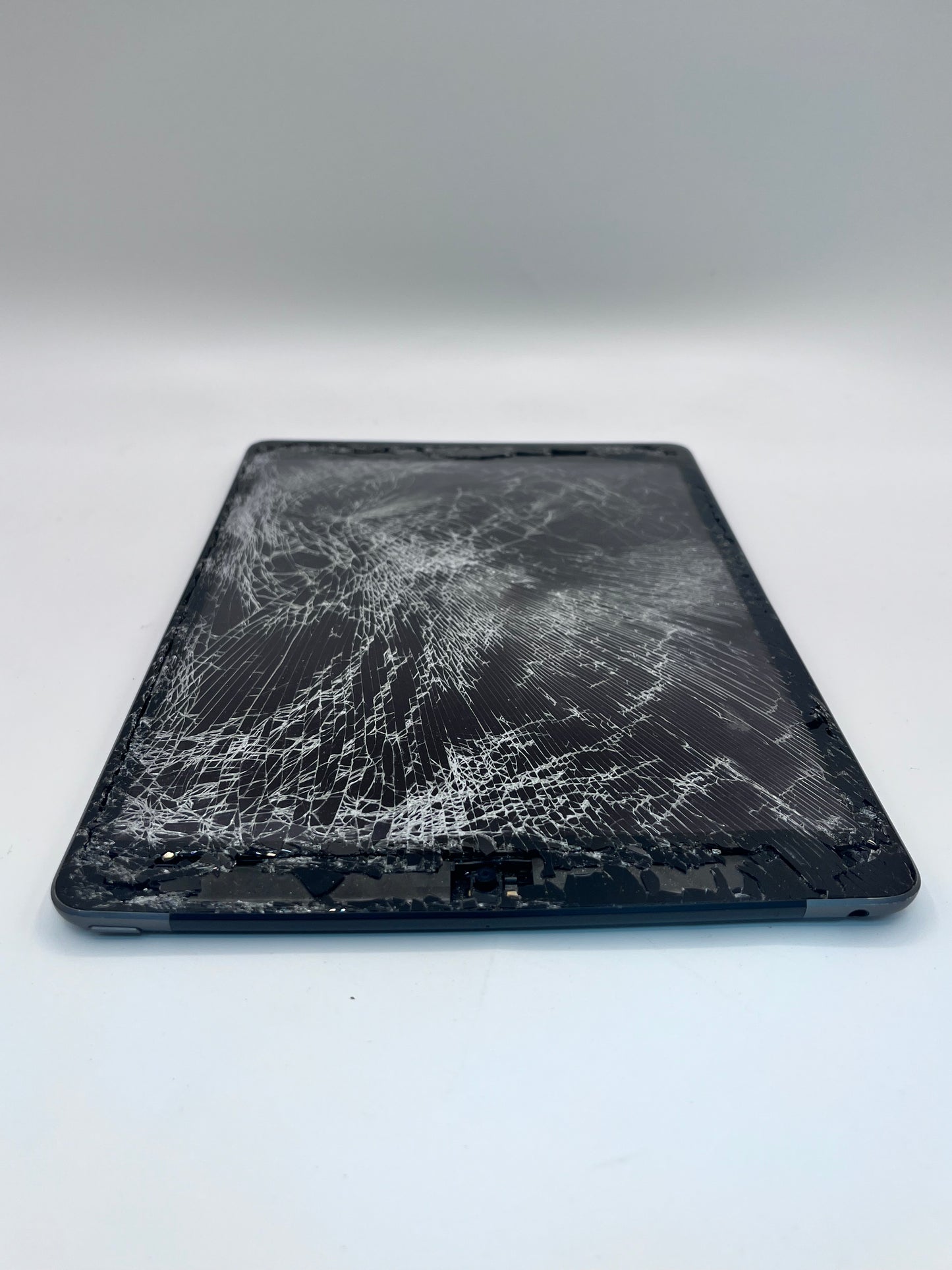 Apple iPad (9th Gen) A2603 64GB 3GB - Space Gray