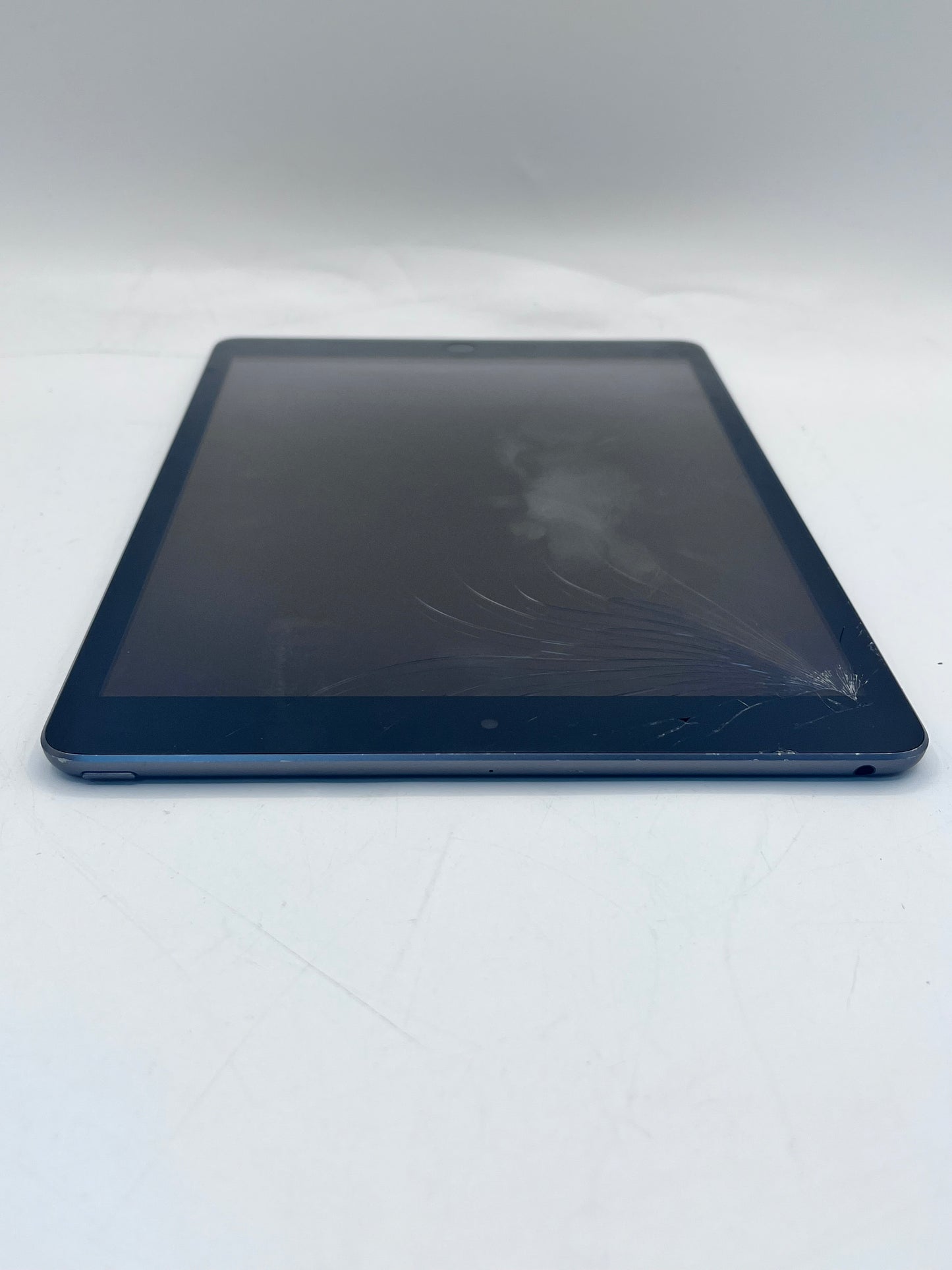 Apple iPad 9th Generation A2602 64GB, Wi-Fi, 10.2" - Space Gray