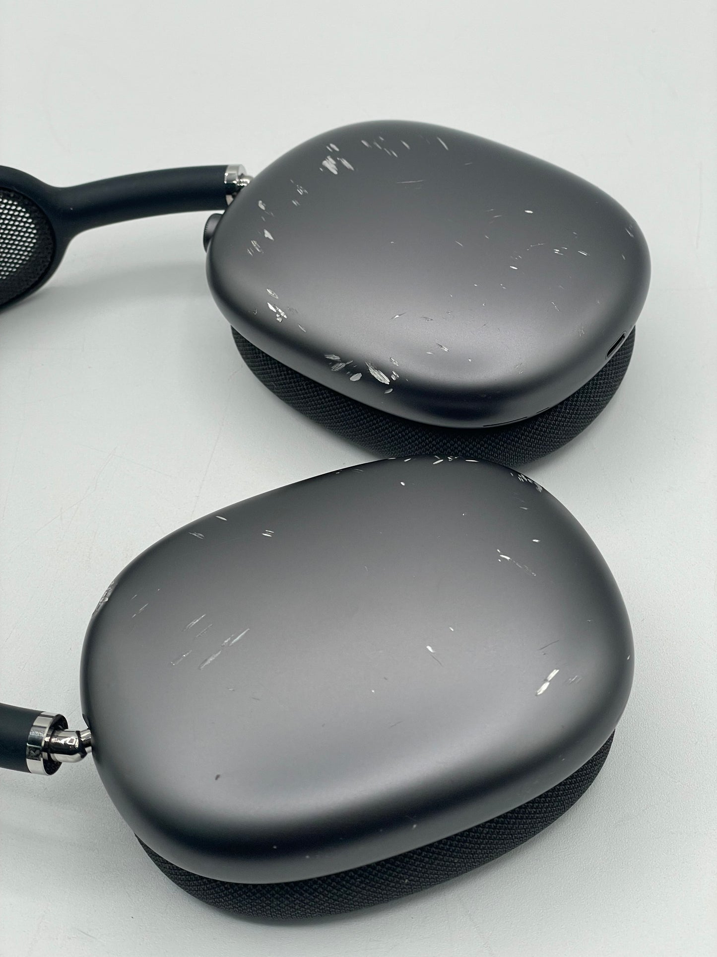 Apple AirPods Max Wireless Over-Ear Headset A2096 MGYH3AM/A - Space Gray