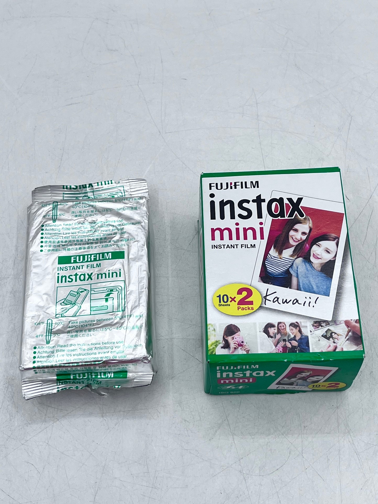 Fujifilm Instax Mini 12 Instant Camera + 10 Film - Blossom Pink