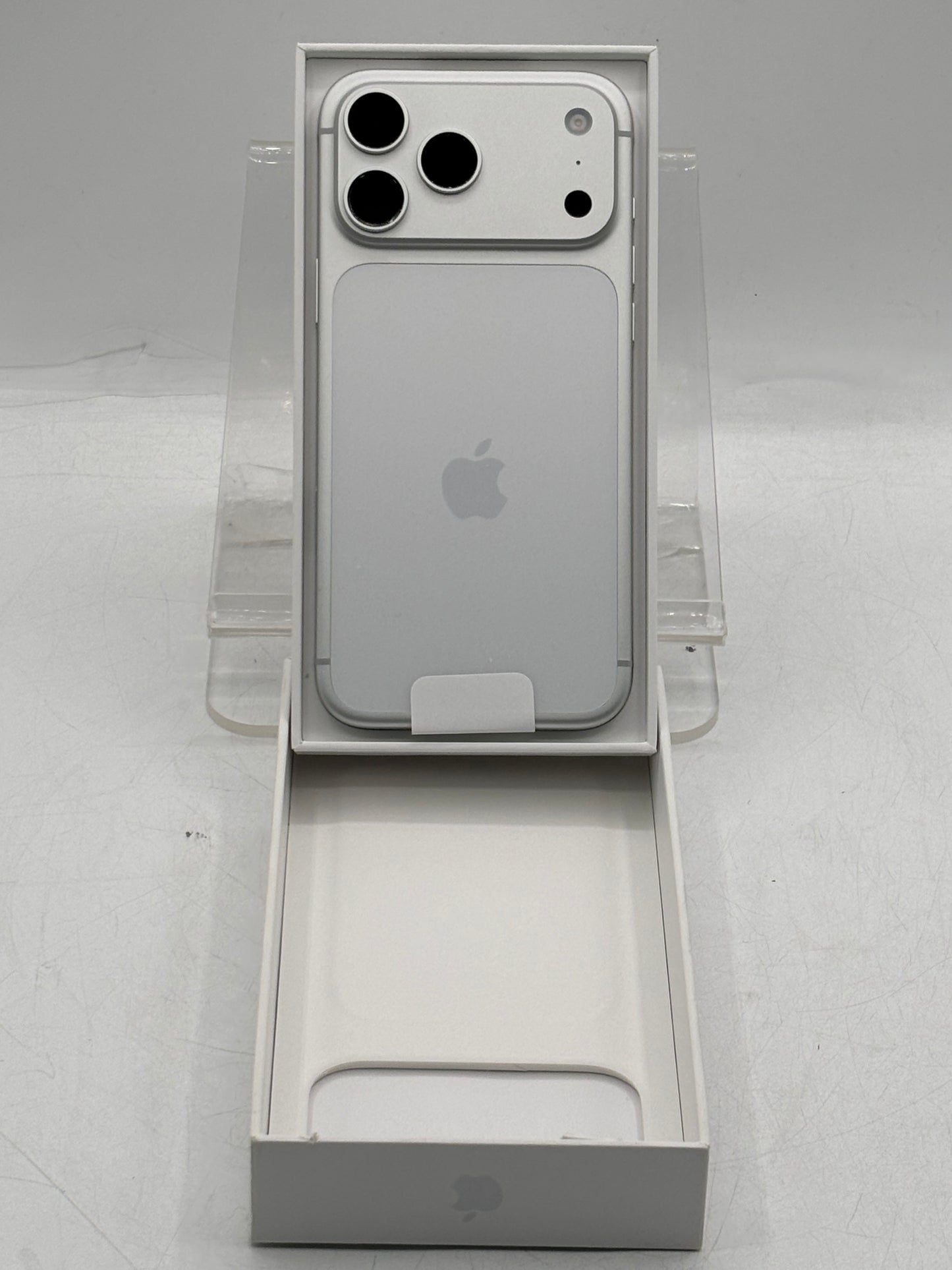 T-MOBILE ONLY SILVER IPHONE 17 PRO MAX MFXG4LL/A A3257 256GB