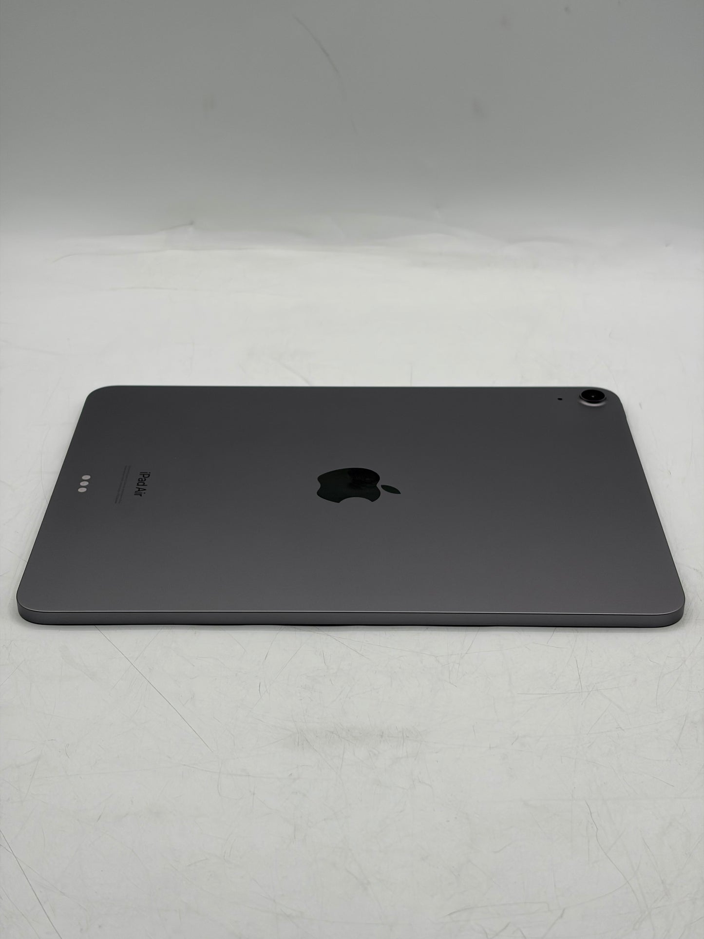 Apple iPad Air 11" 6th Gen 256GB A2902 MUWG3LL/A - Space Gray 97% Battery Health