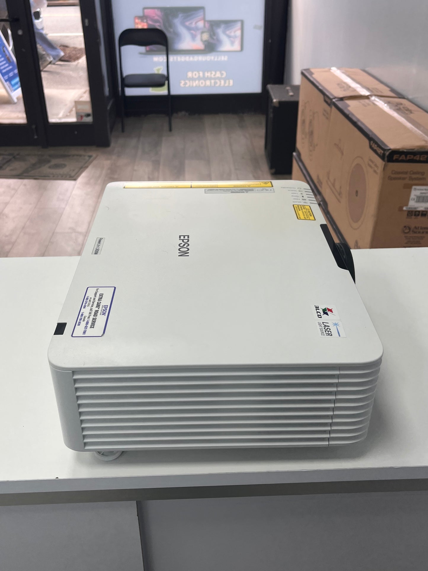 Epson PowerLite L500W 3LCD WXGA Projector 5000 Lumens 743 Lamp Hours Tested
