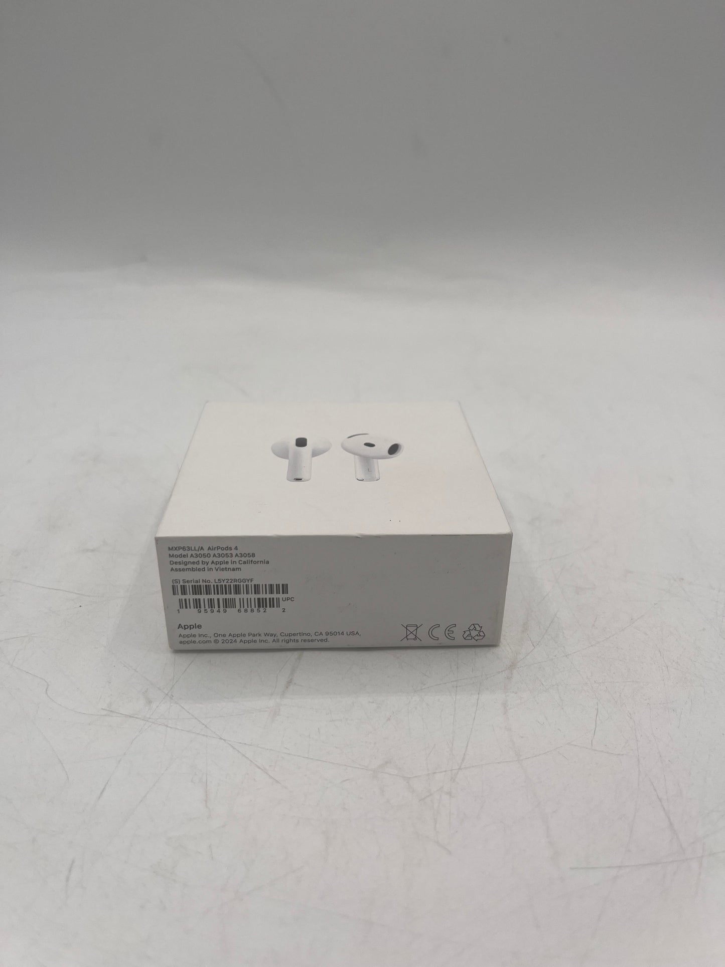 Apple AirPods 4th Gen Complete Set A3050 A3053 A3058 MXP63LL/A White