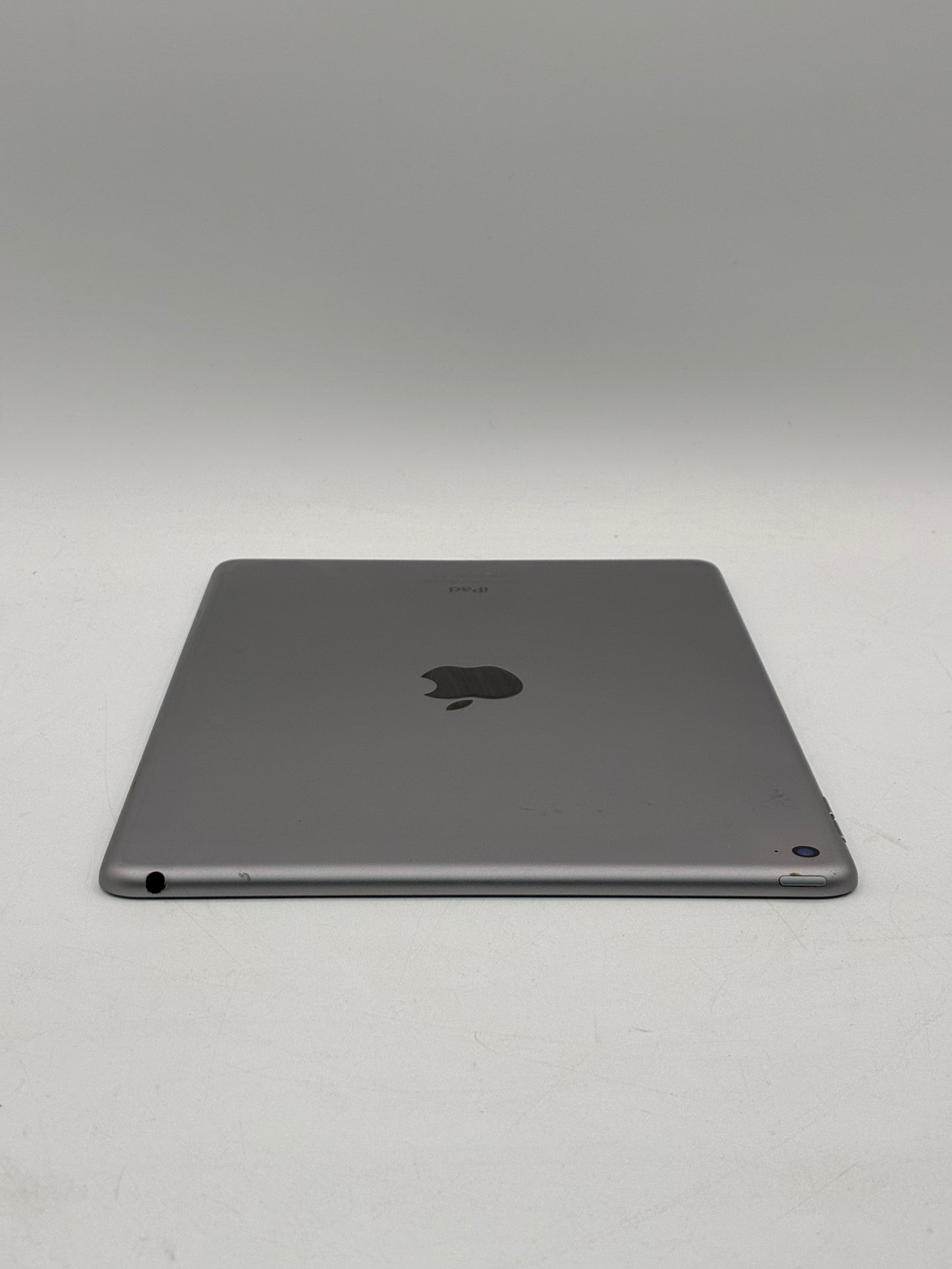 Apple iPad Air (2nd Gen) A1566 (2014) - Broken - Silver - 32GB