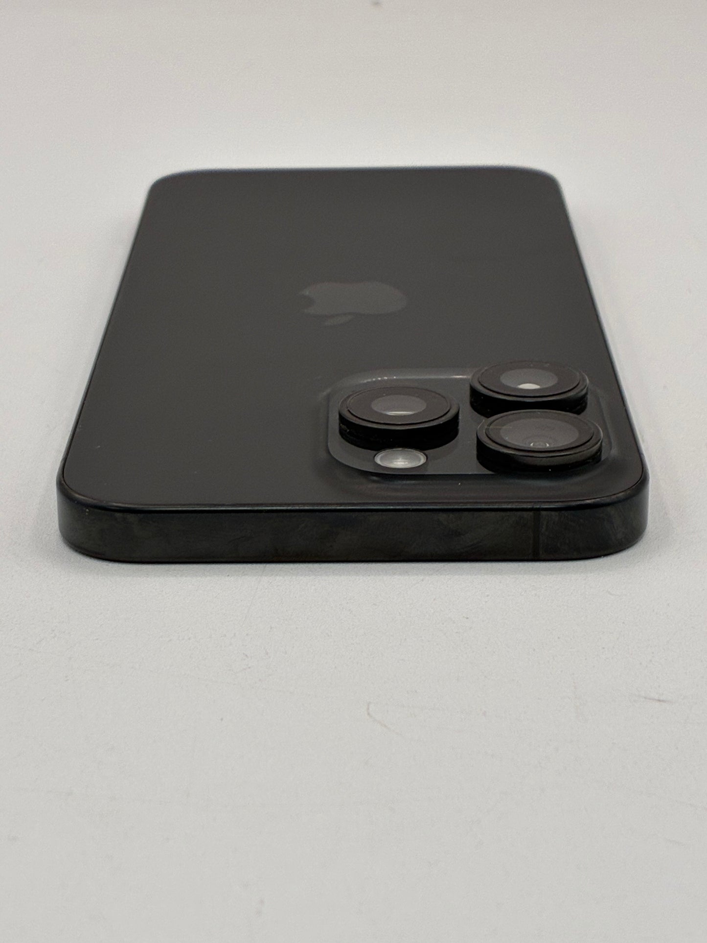 Unlocked Apple iPhone 15 Pro Max 6.7" 1TB Black A2849 MU663LL/A 88% Battery
