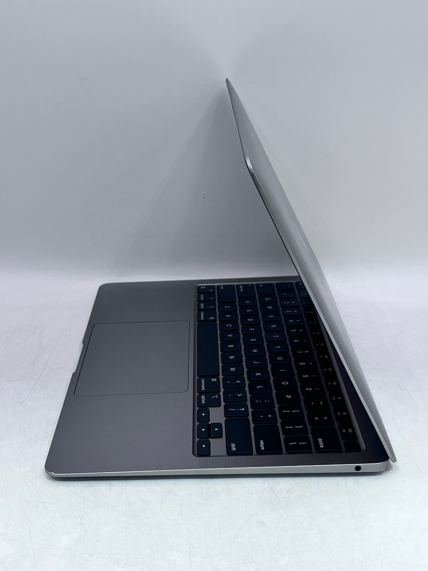 2020 Apple MacBook Air M1 A2337 Silver - 8GB RAM 256GB SSD READ