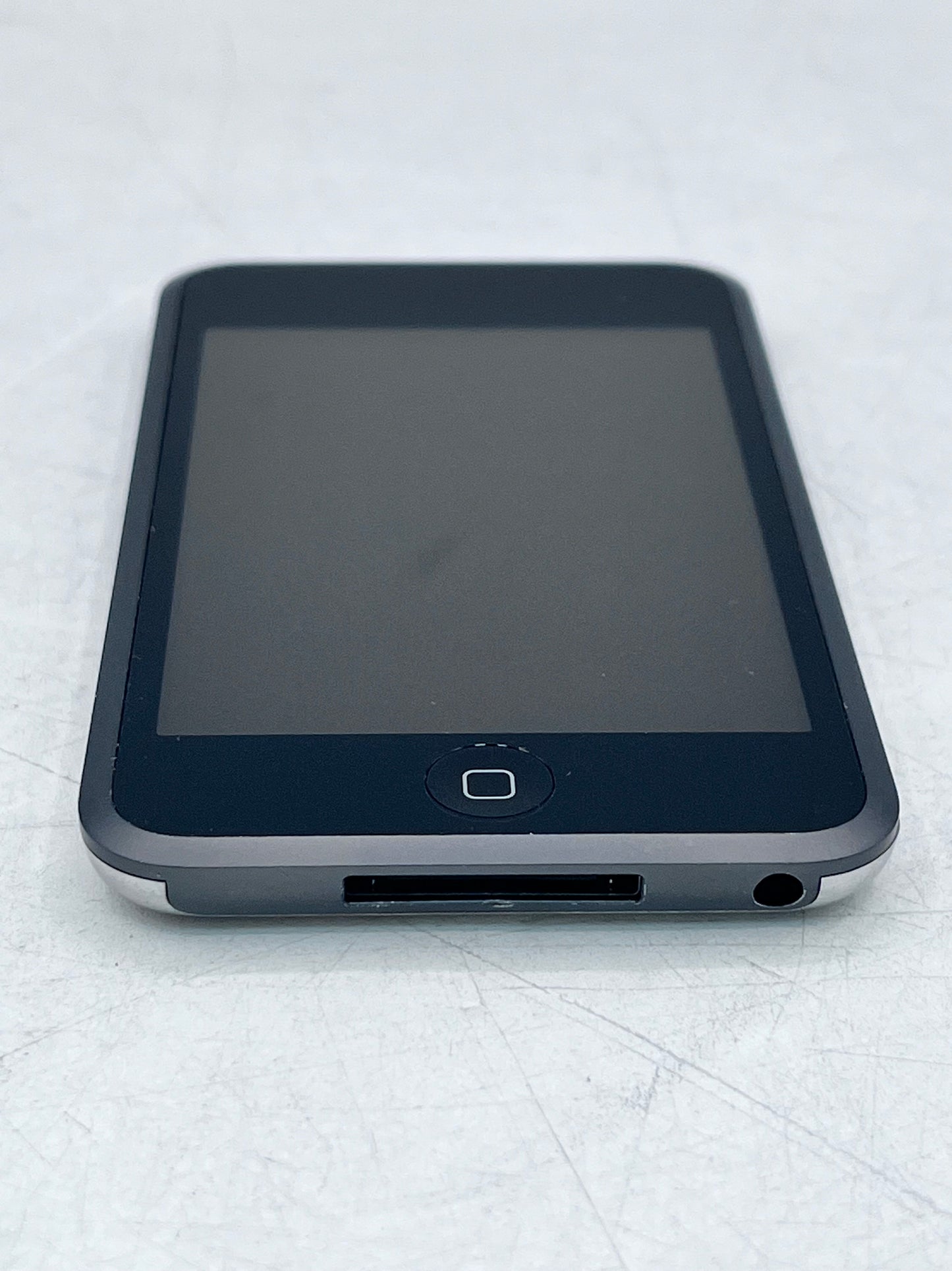 Apple iPod Touch 1st Gen 8GB Black USB MP3 Player MA623LL/A