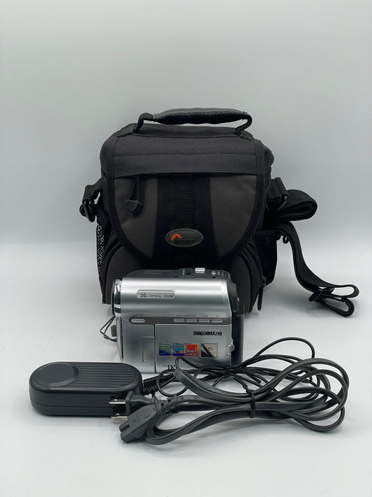 Samsung Digital SC-D353 MiniDV Camcorder Silver with Charger and Case