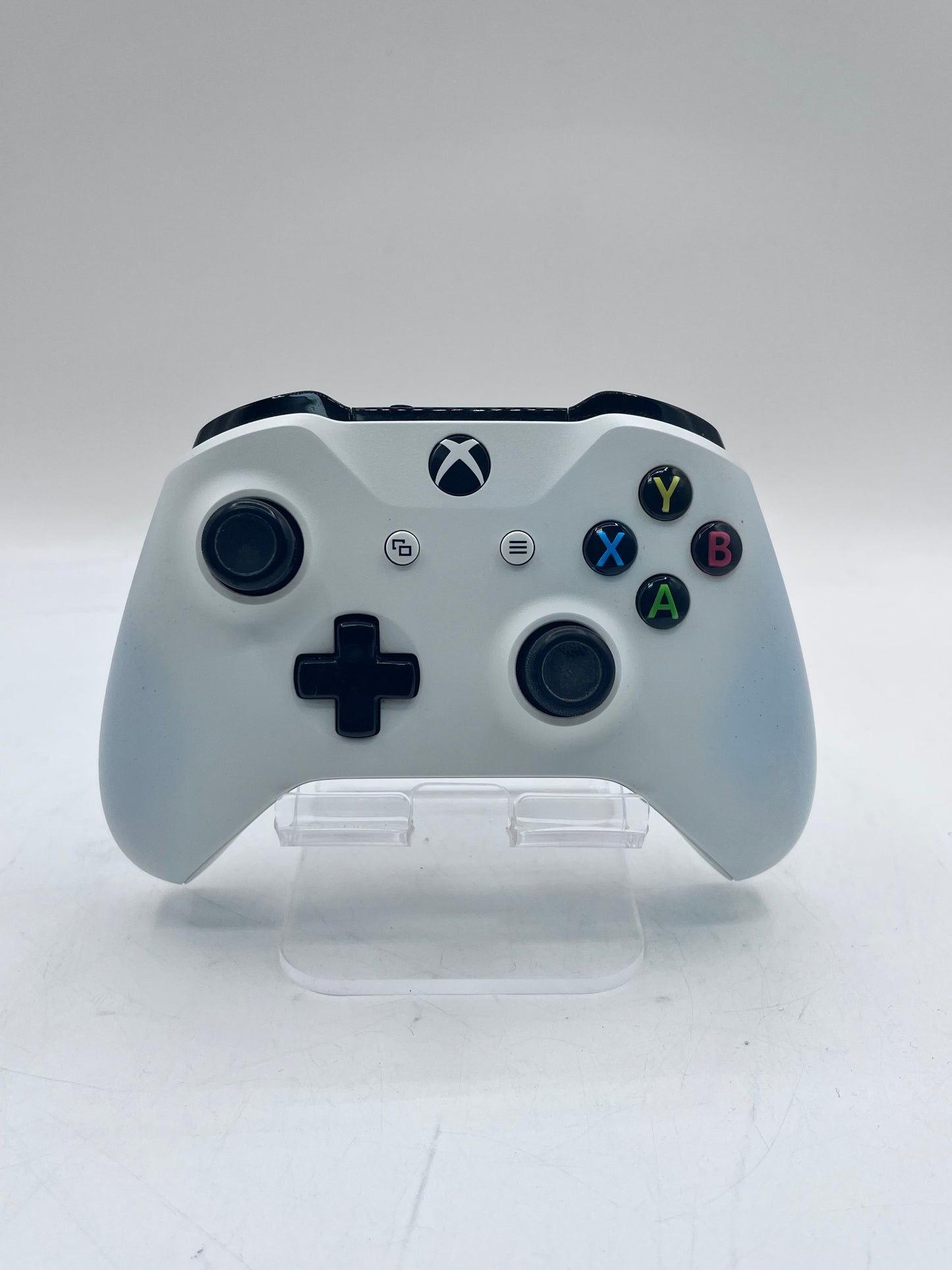 Microsoft Xbox One S 1TB Model 1681 Video Game Console w/ wires and Controller