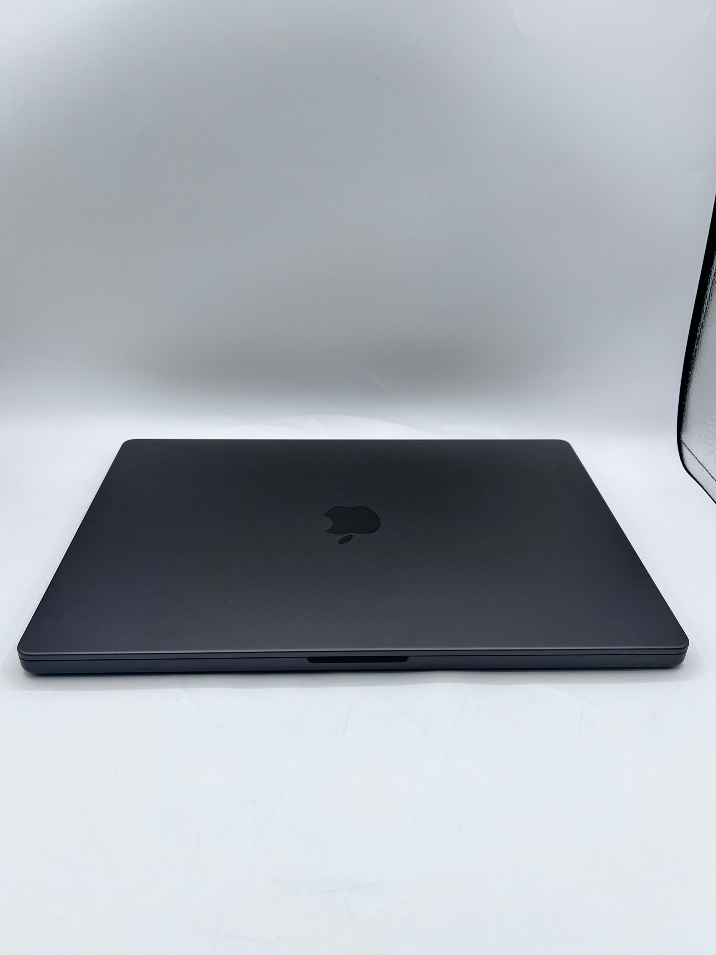 Apple MacBook Pro 16" M4 Pro 24GB 512GB A3403 MX2X3LL/A LOW CYCLE COUNT - Space Gray
